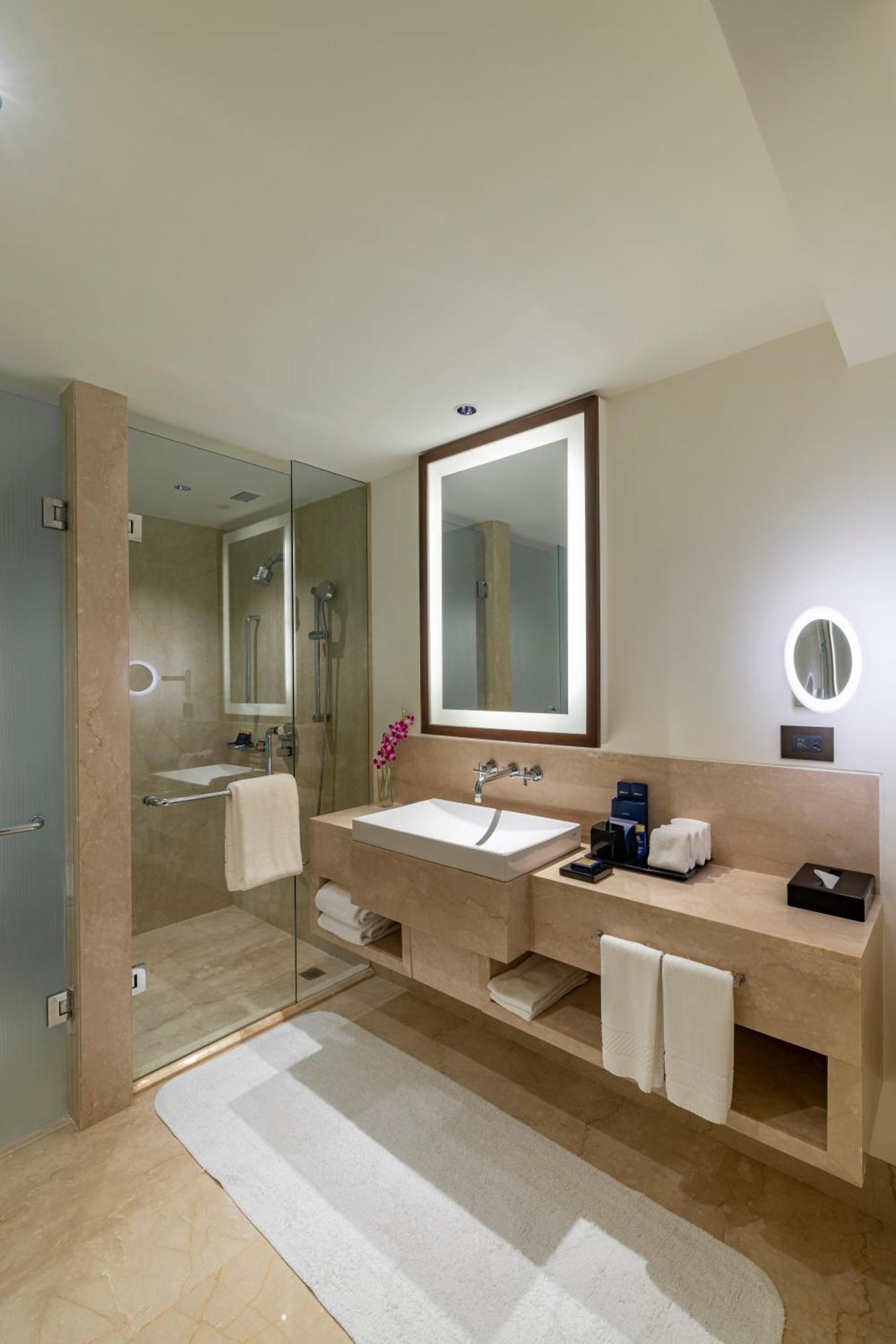 Luxury Room King Bed