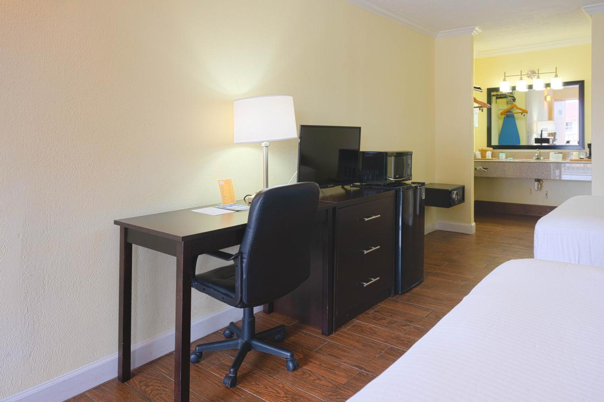 Standard Double Room Two Double Beds
