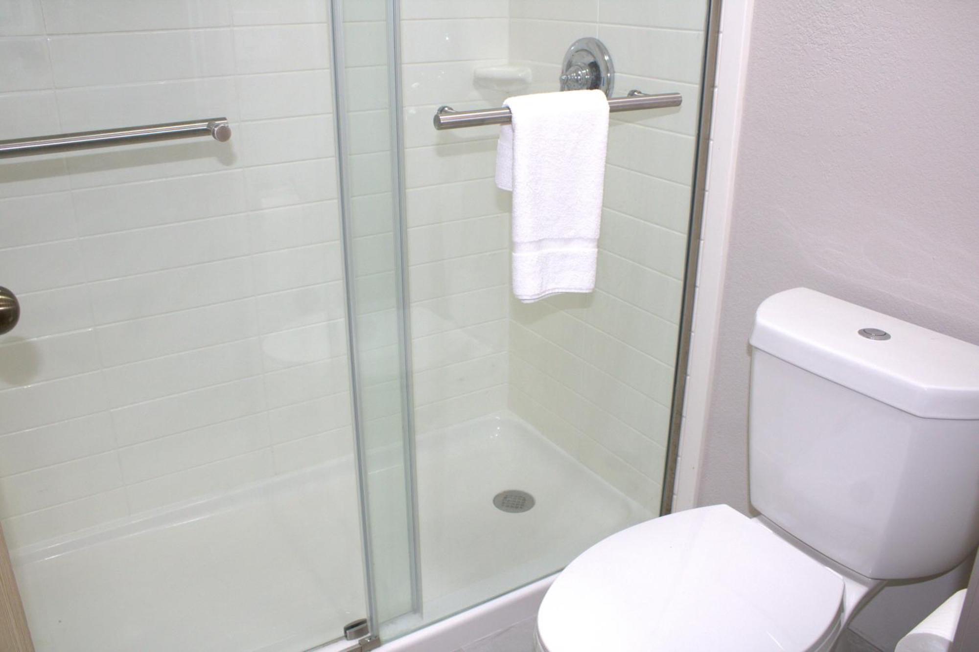 King Room with Bath Tub - Mobility/Hearing Accessible - Non-Smoking,1592894871:JPEG