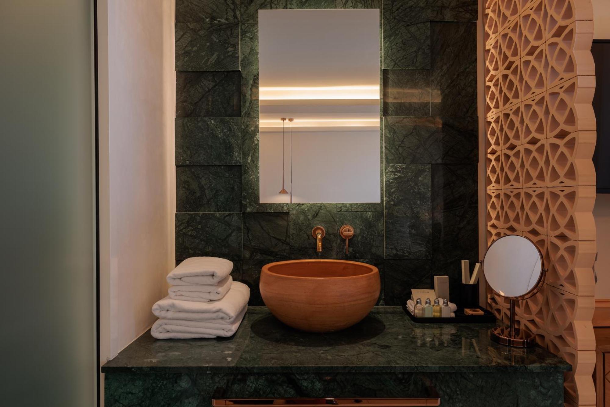 Superior Double Room Outdoor Jetted Tub