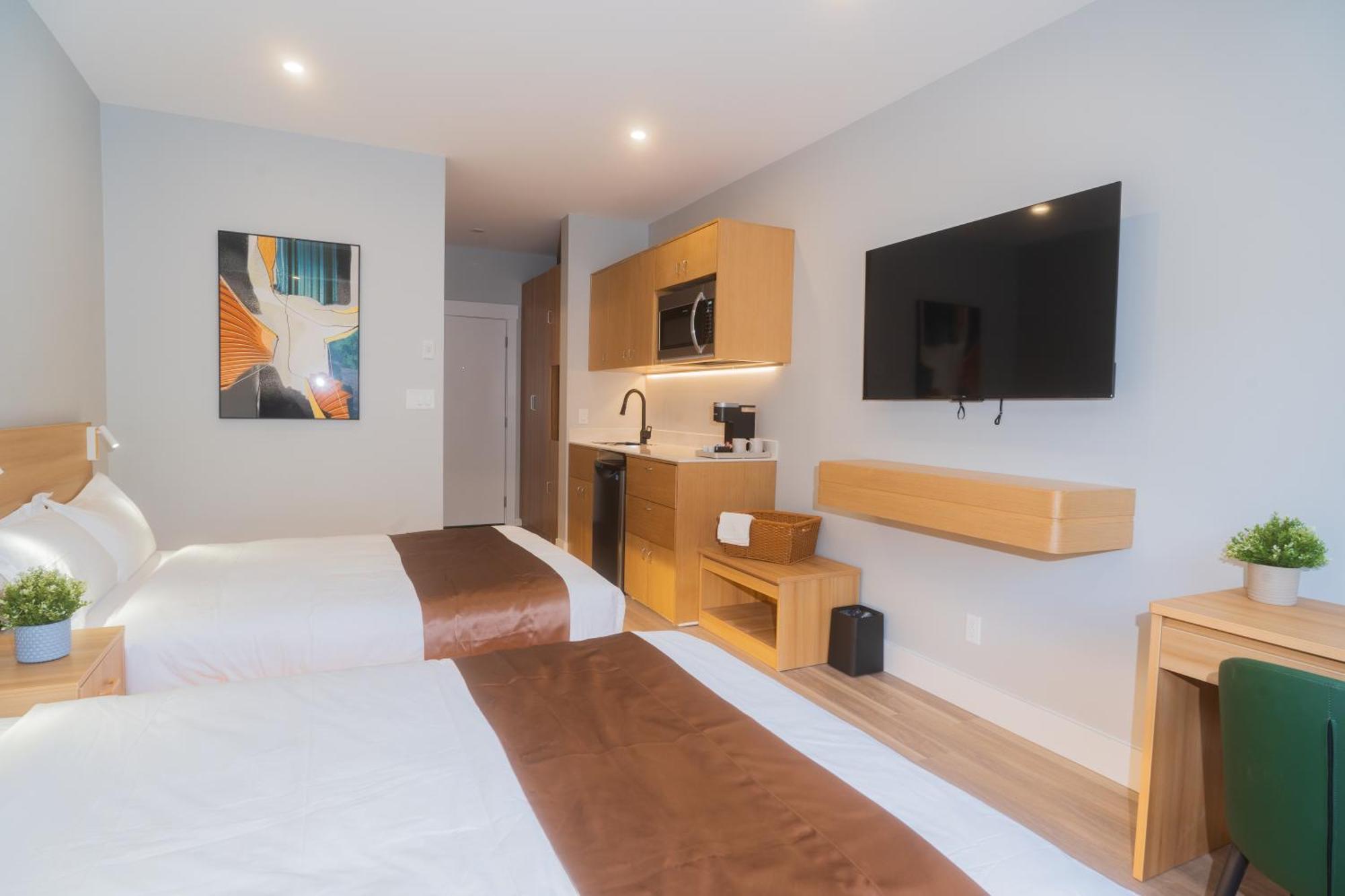 Deluxe Queen Room with Two Queen Beds