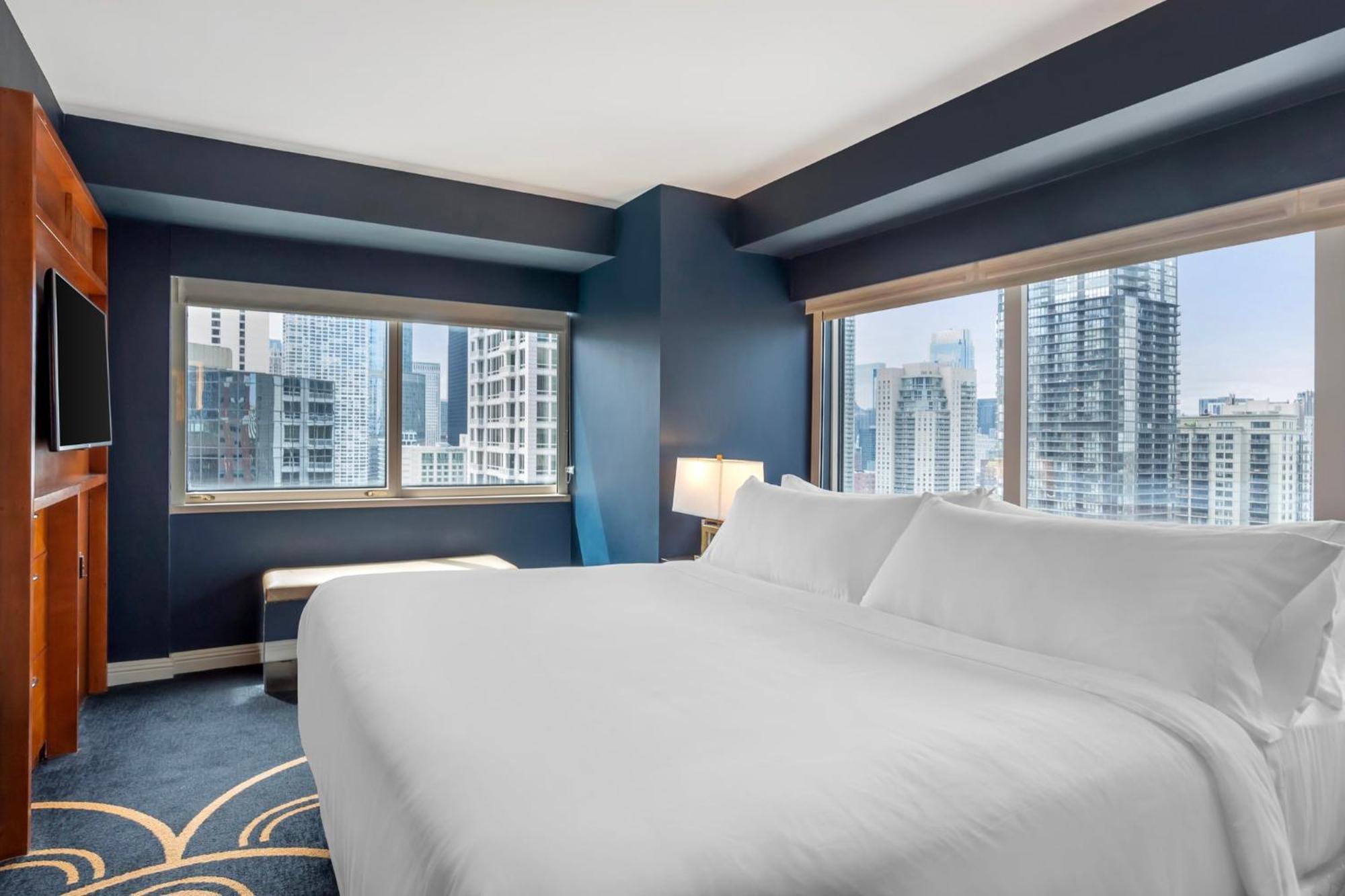 Corner Suite 1 King Bed