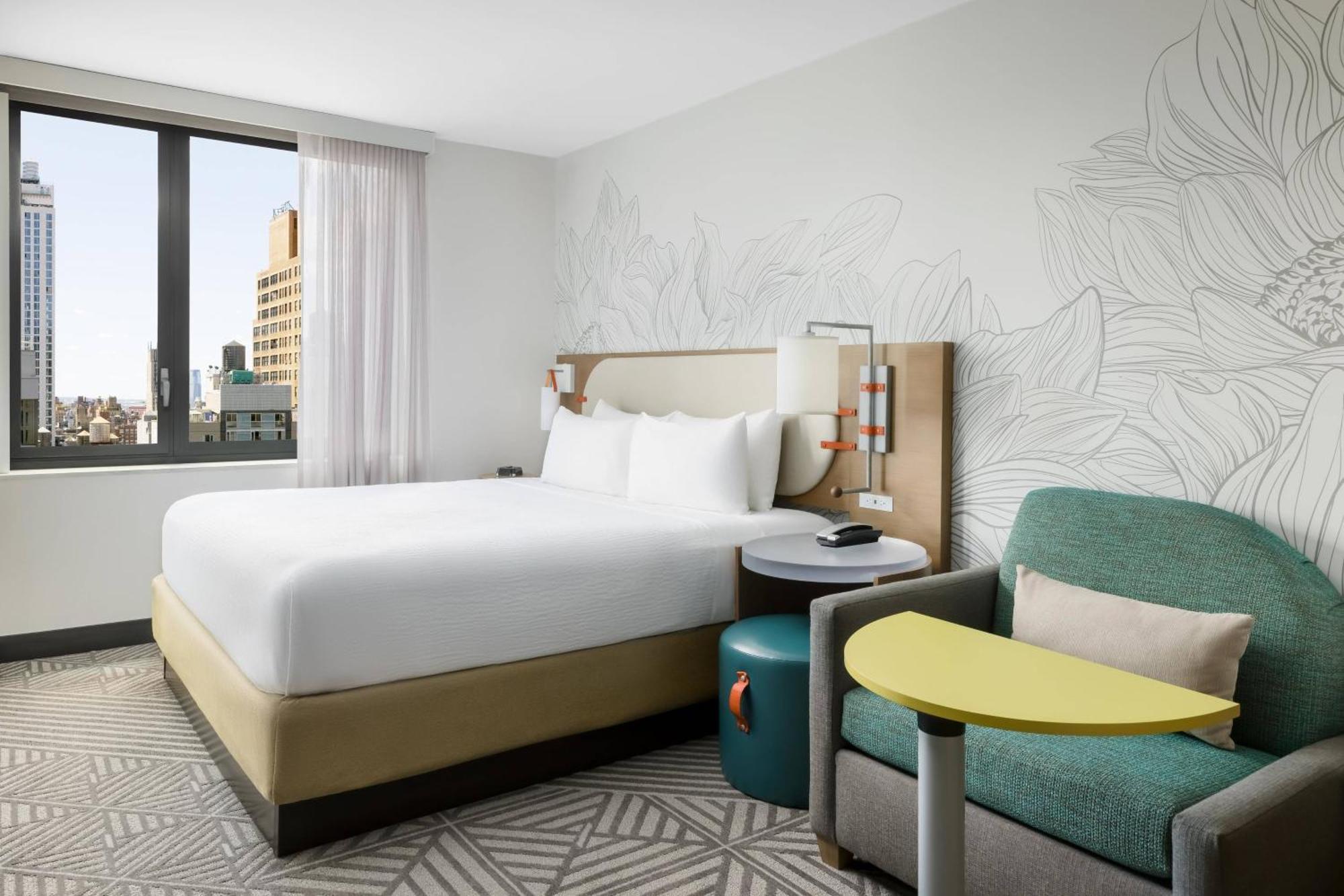 Studio King Room City View