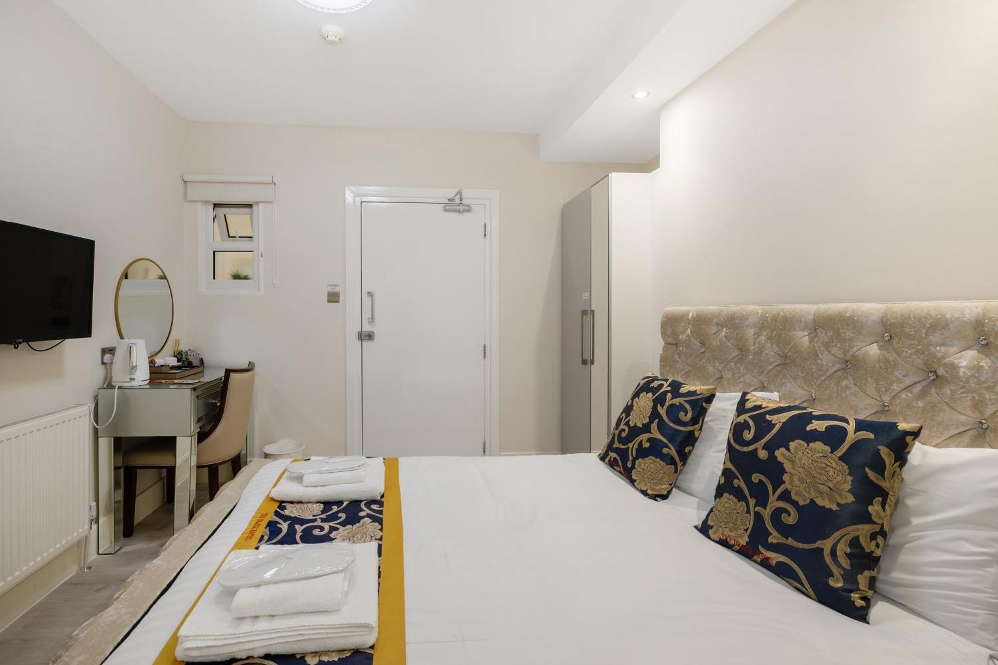 Deluxe Single Room Windowless Air Conditioning