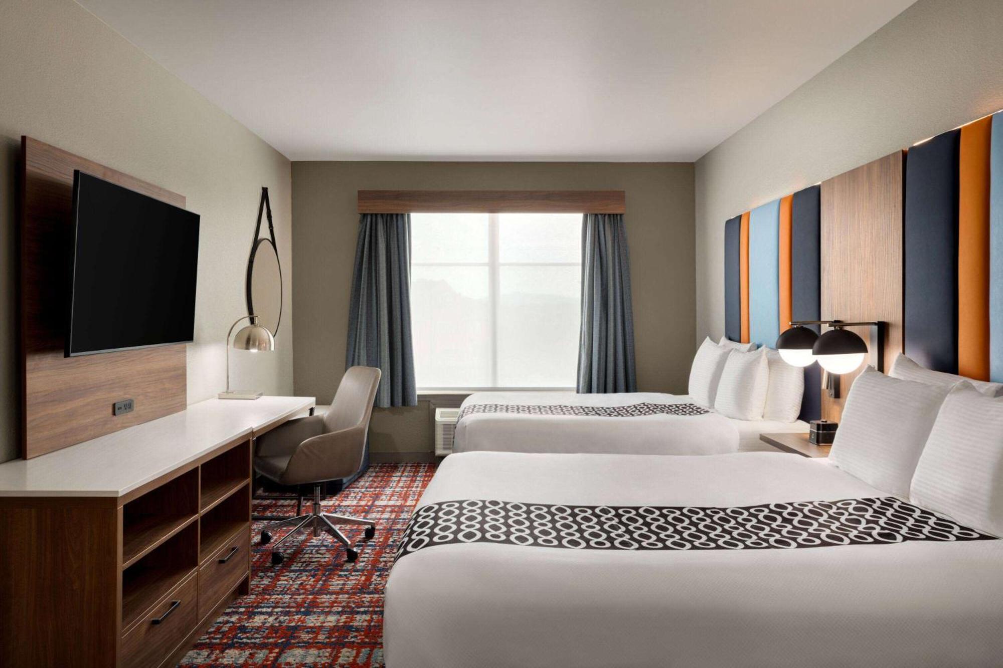 Deluxe Studio Suite with Two Queen Beds - Non-Smoking