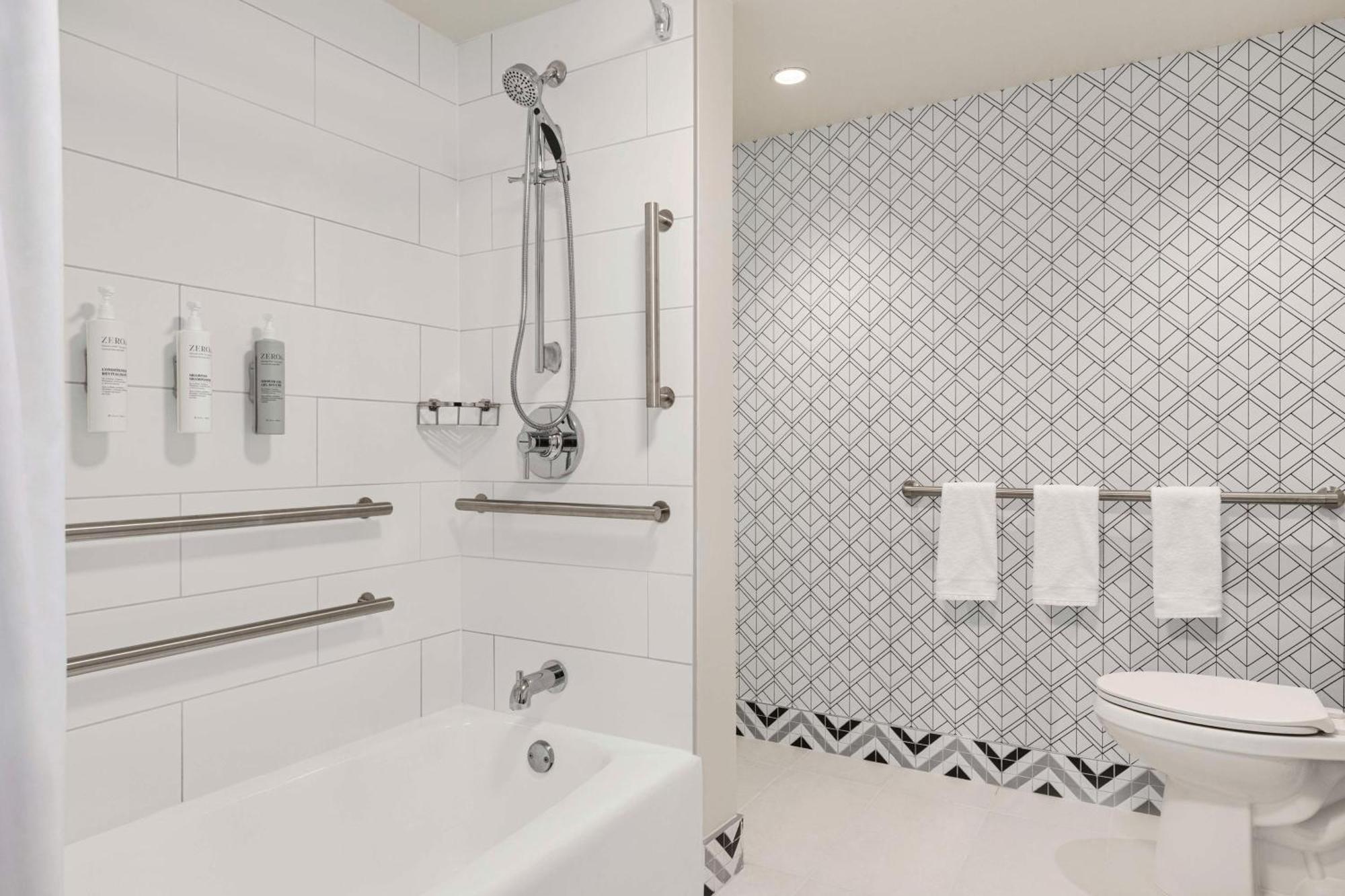 King Suite Accessible Tub Mobility Hearing Access or Non-Smoking
