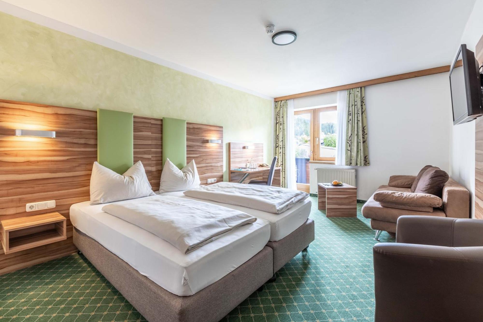 Doppelzimmer mit Balkon (3 Erwachsene)