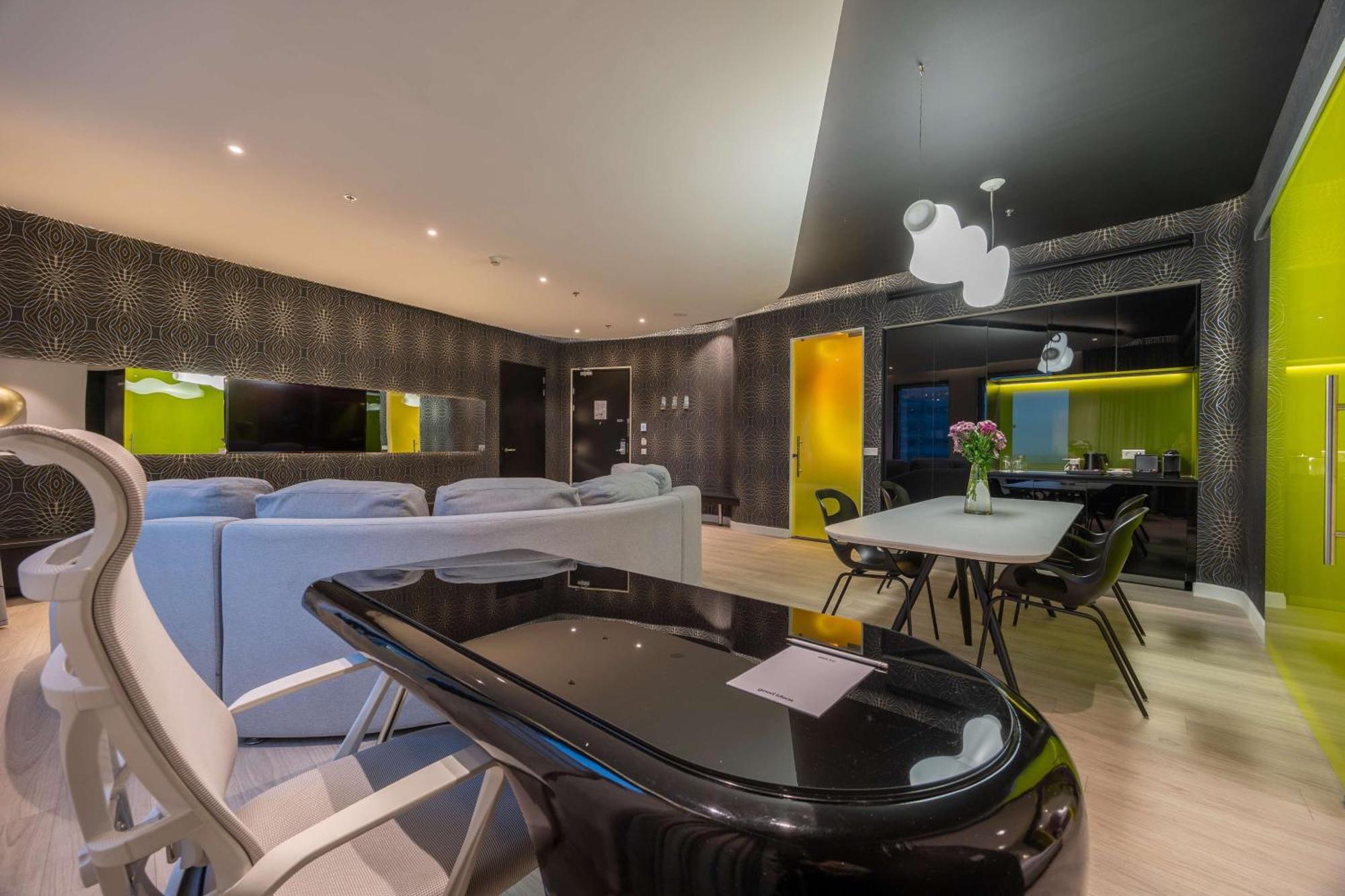 Suite Karim Rashid