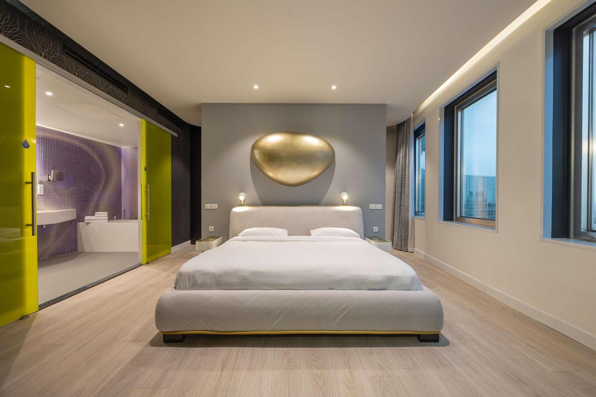 Karim Rashid Suite,1631585545:JPEG