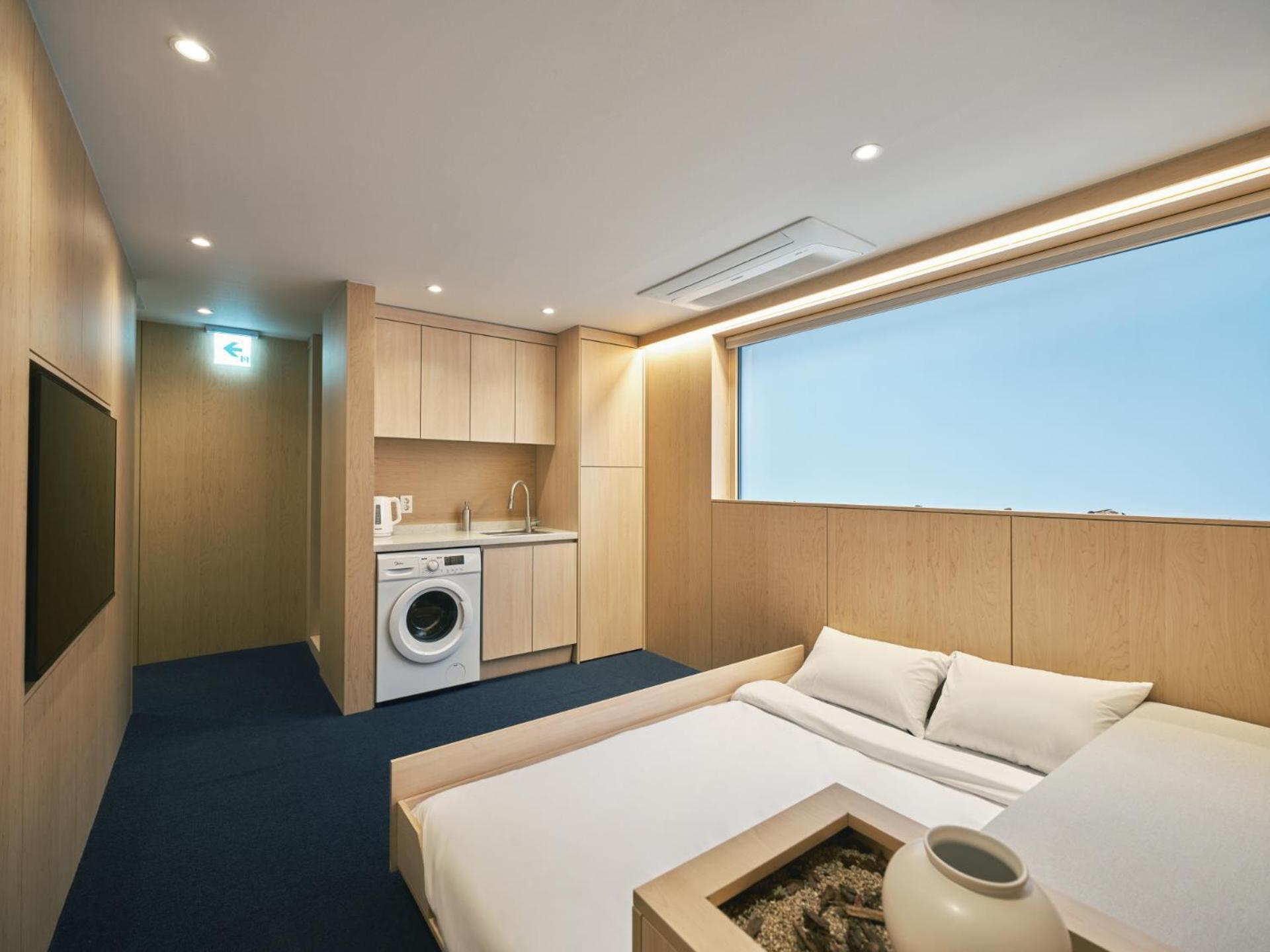 Deluxe Family 1F Courtyard View