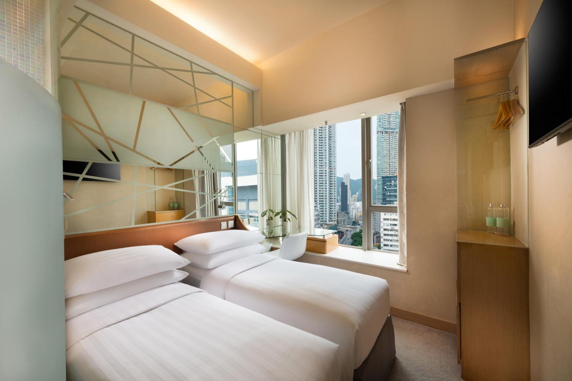 Superior Queen or Twin Room City View
