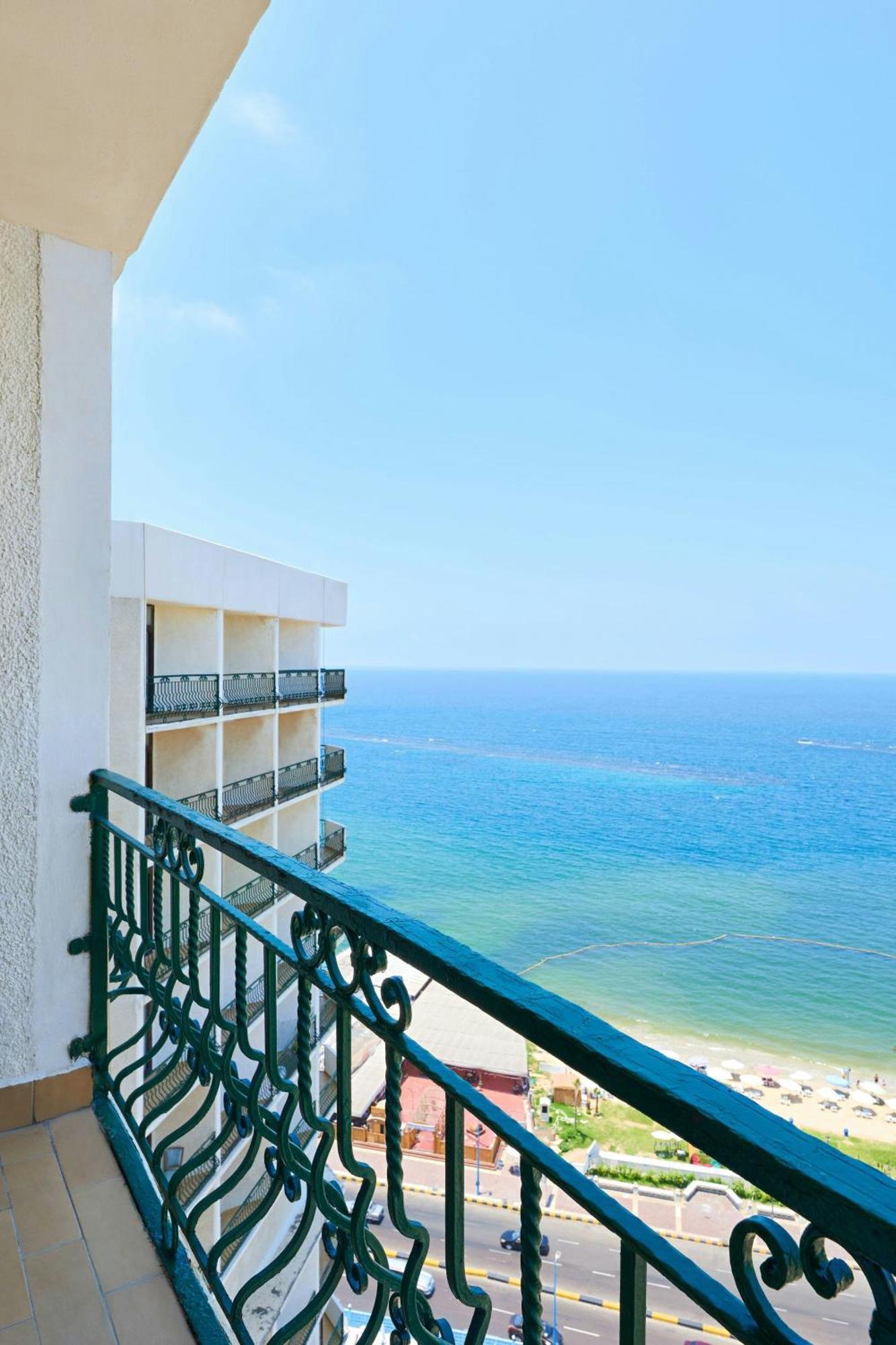 Deluxe Guest room 2 Twin or Single Beds High Floor View Balcony