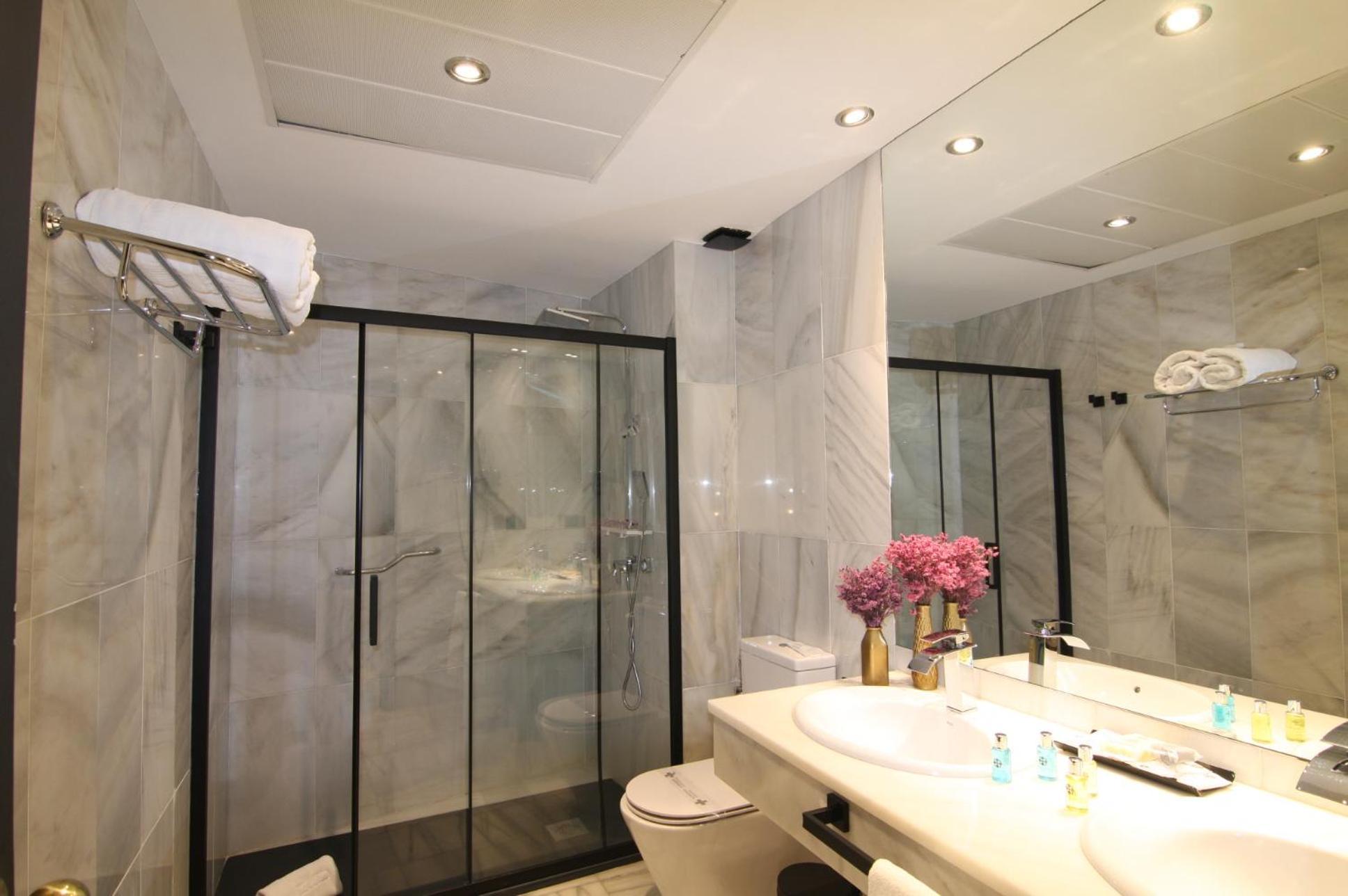 Chambre Familiale (2 Adultes + 1 Enfant)