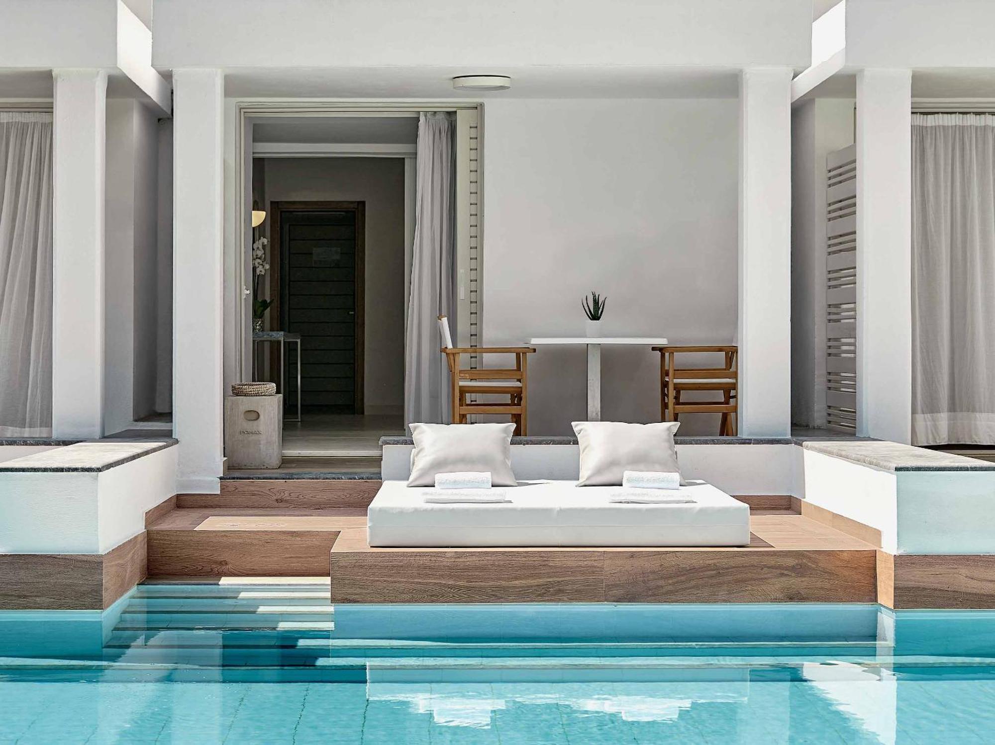 Swim Up White Room