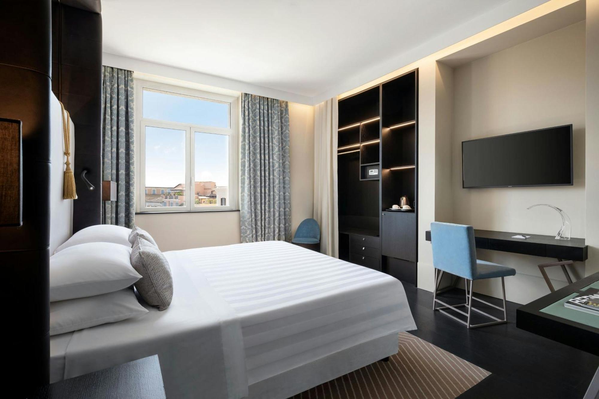 Executive Deluxe Twin Room with City View