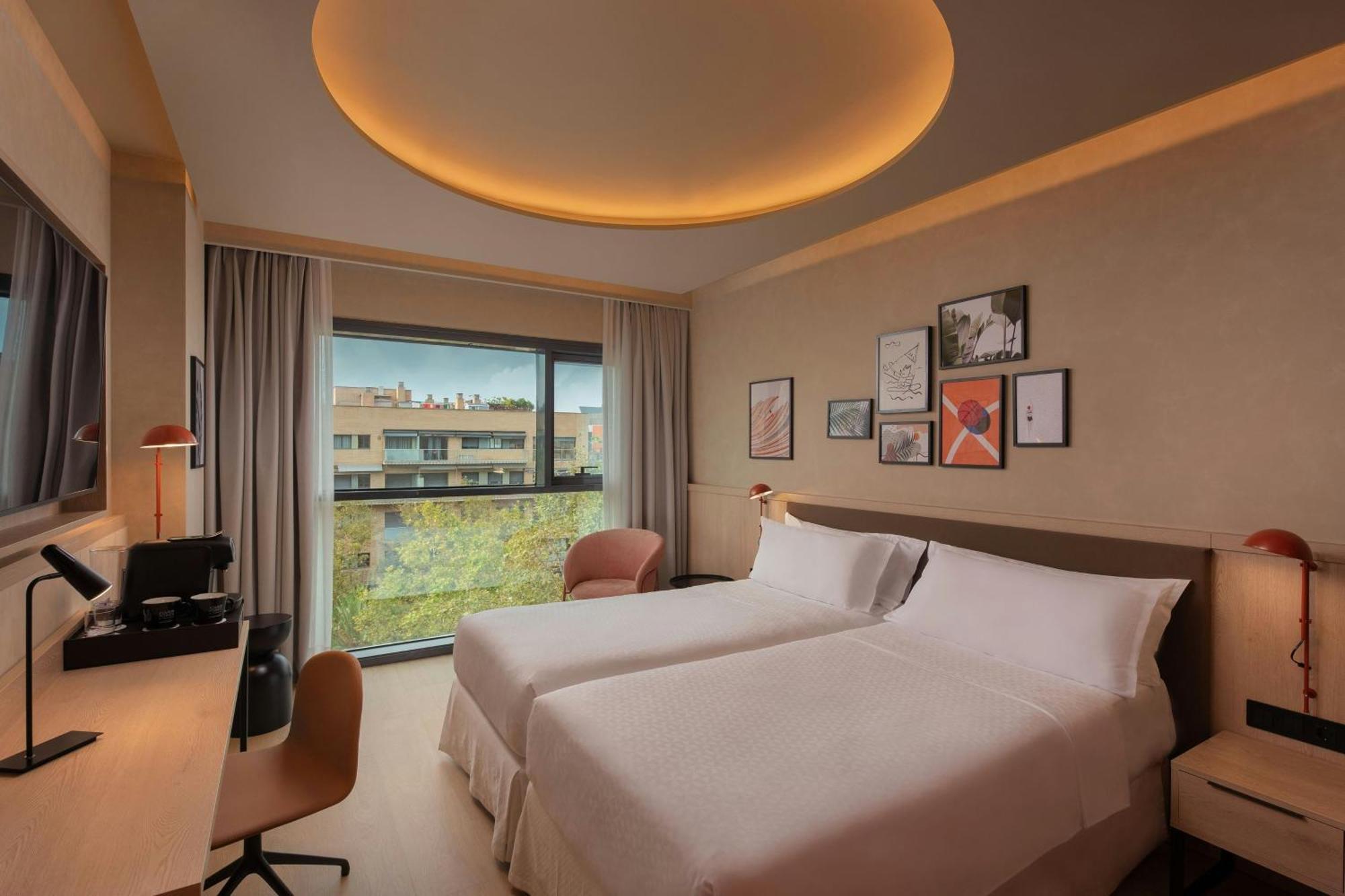 Quarto Preferencial com 2 Camas de Solteiro e Vista da Cidade