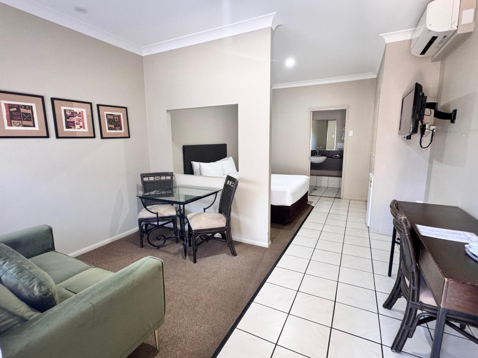 Deluxe Queen Room