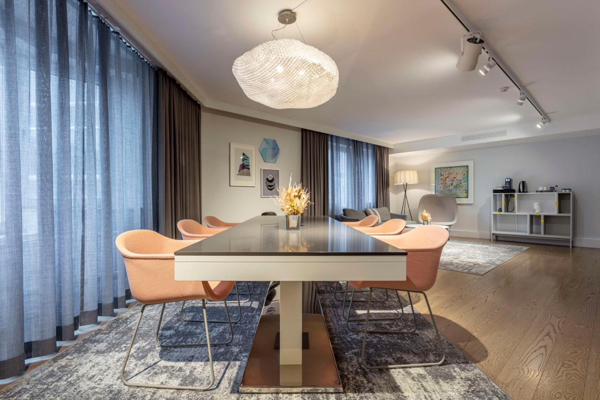 Corner Suite- min 25 years of age acceptable,1645011628:JPEG