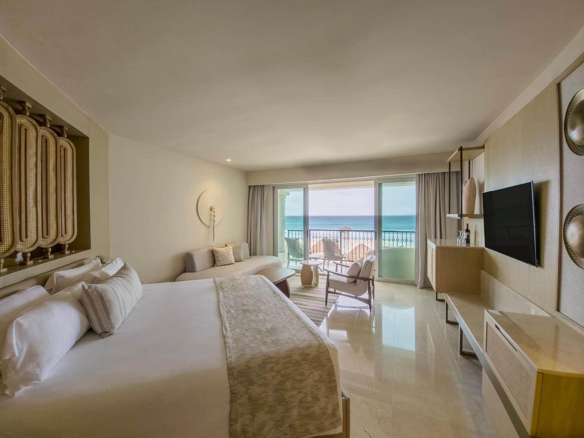 Royal Suite King Jacuzzi adults only 18,1689828644:JPEG