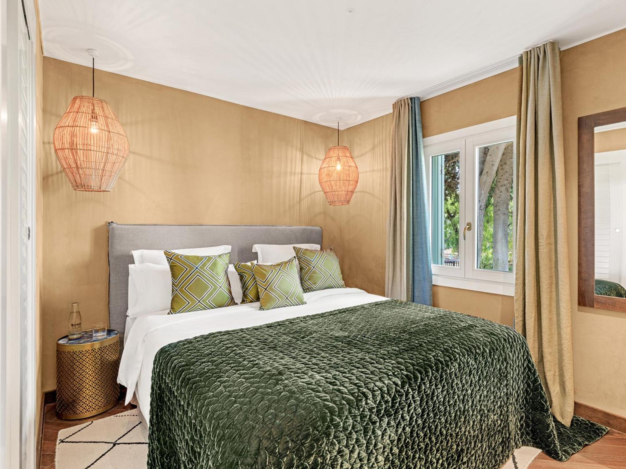 One-Bedroom Bungalow