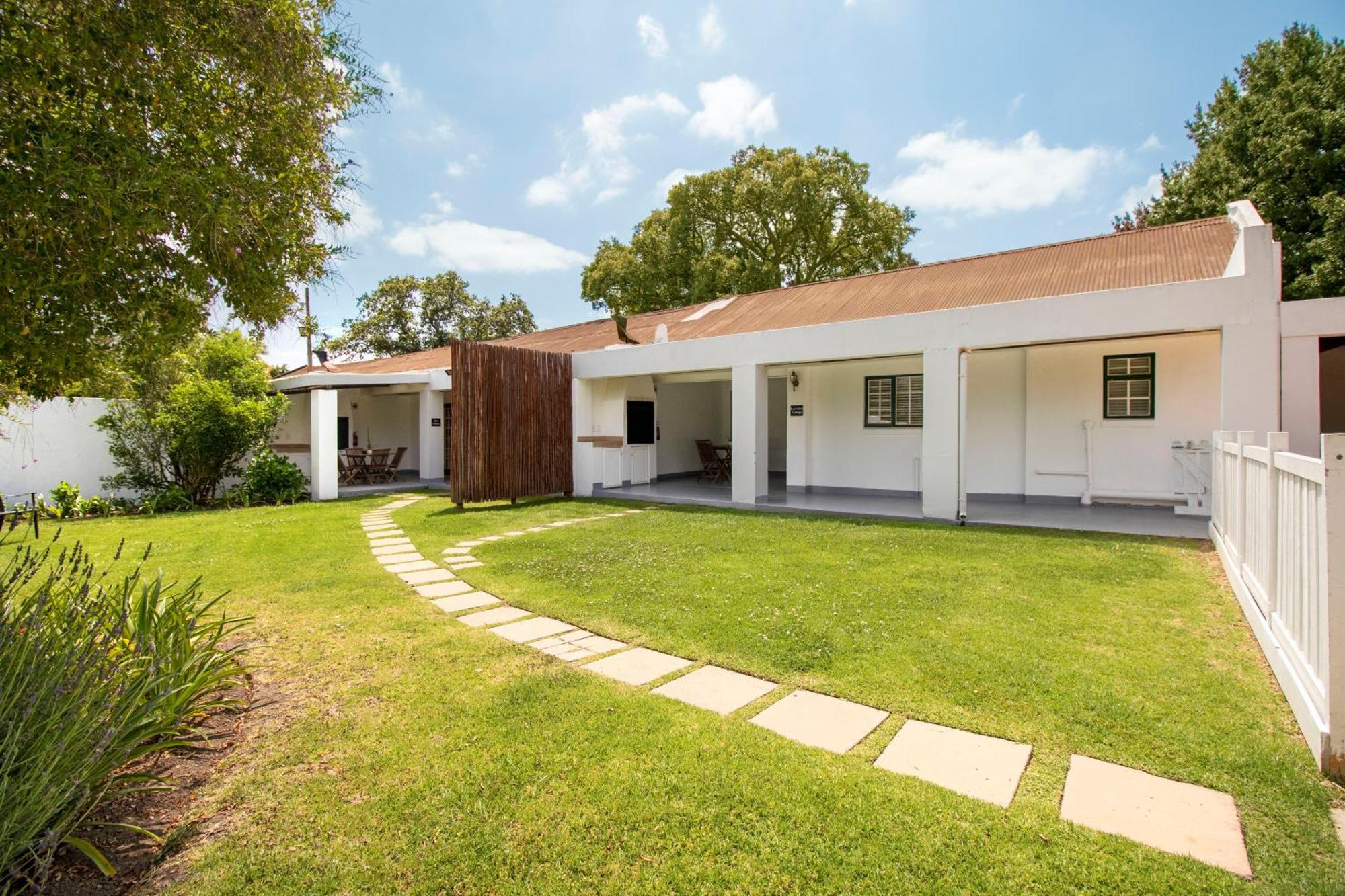 Deluxe Double or Twin Room Garden View