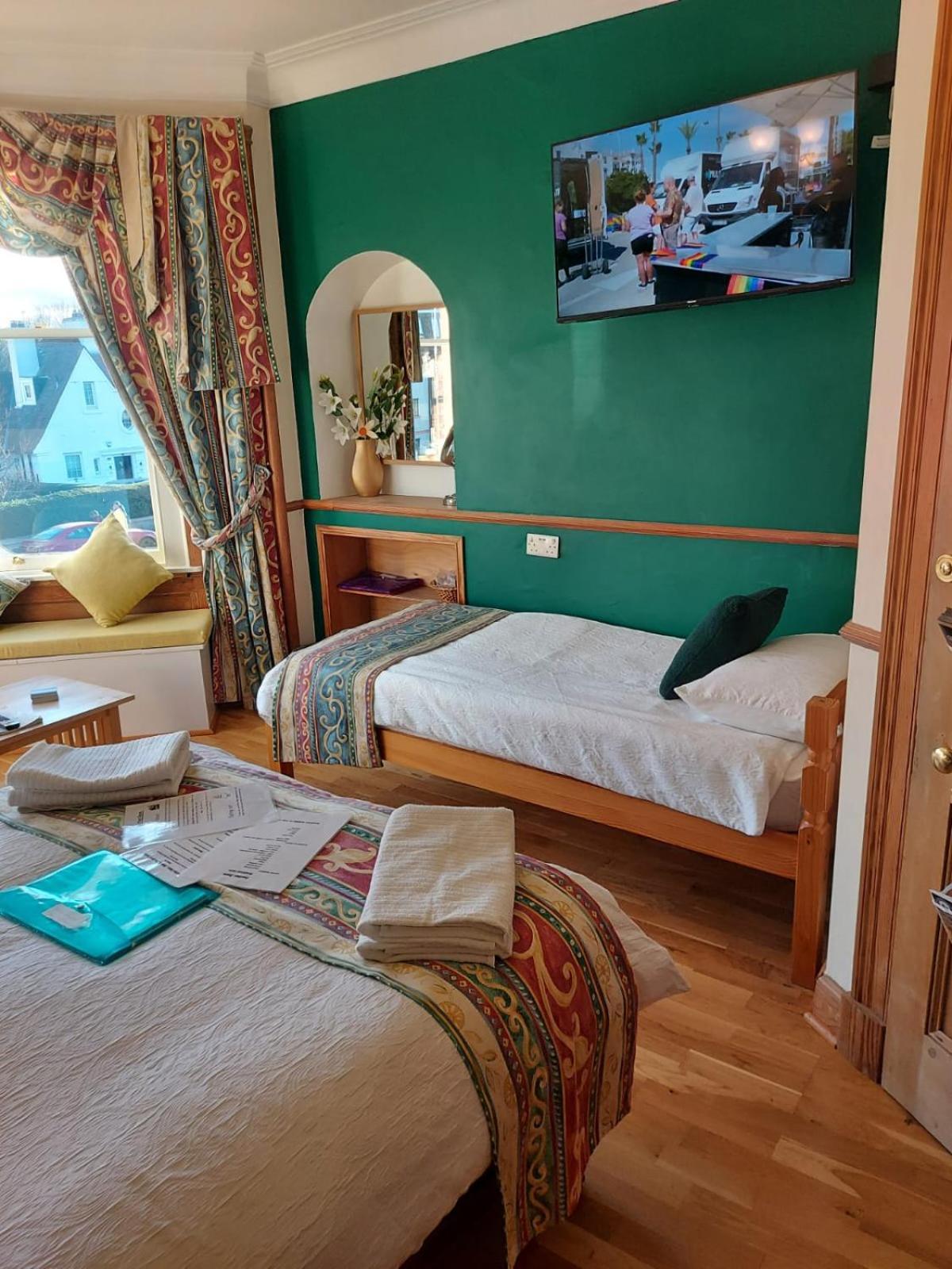 Large Double or Twin Room