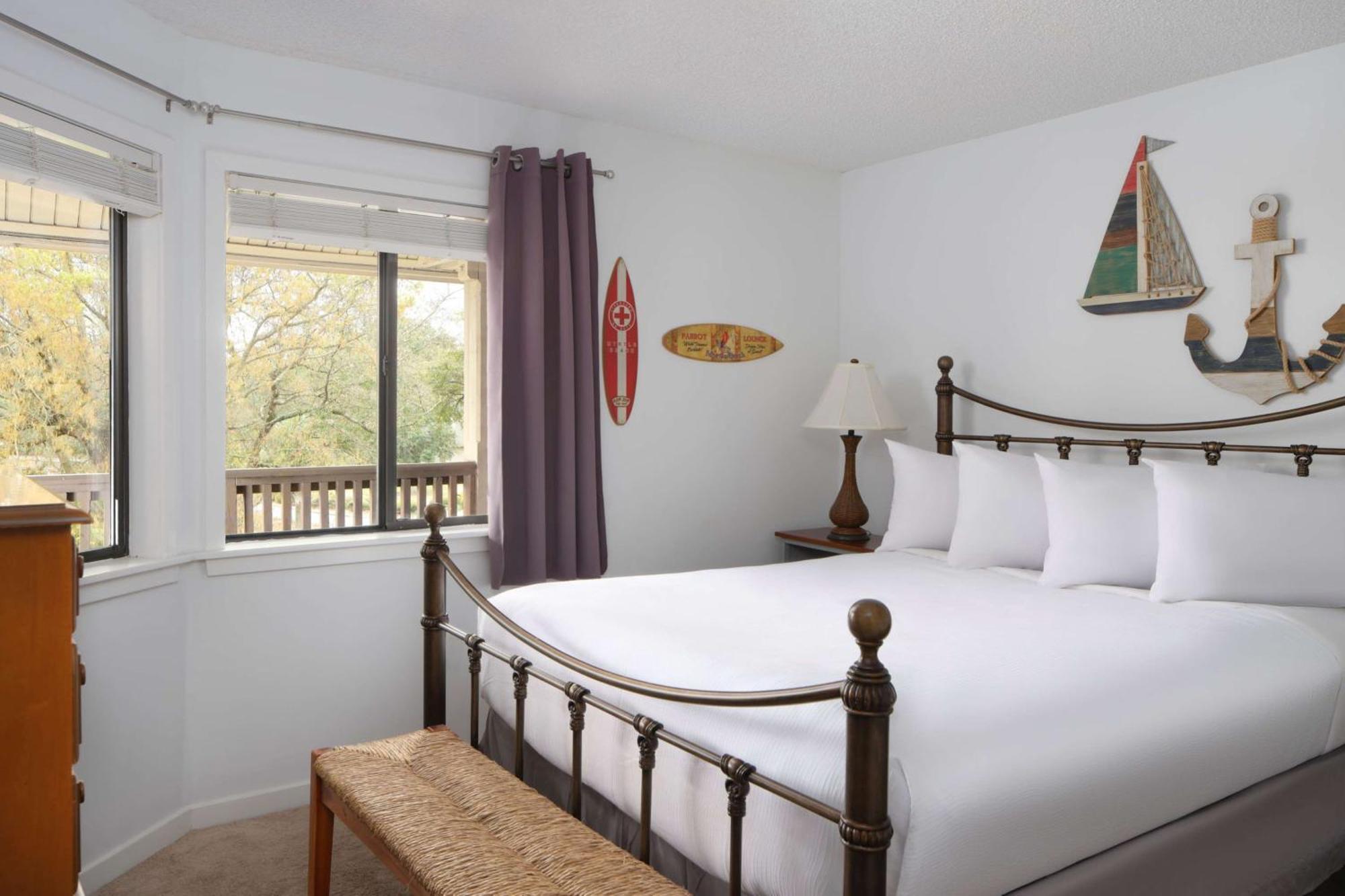 Two-Bedroom Lodge Lake View