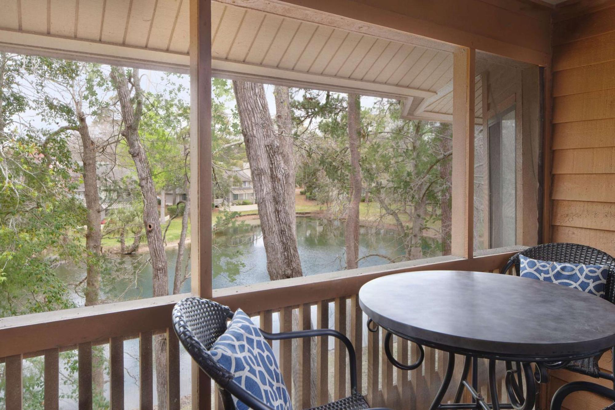 Two-Bedroom Lodge Lake View