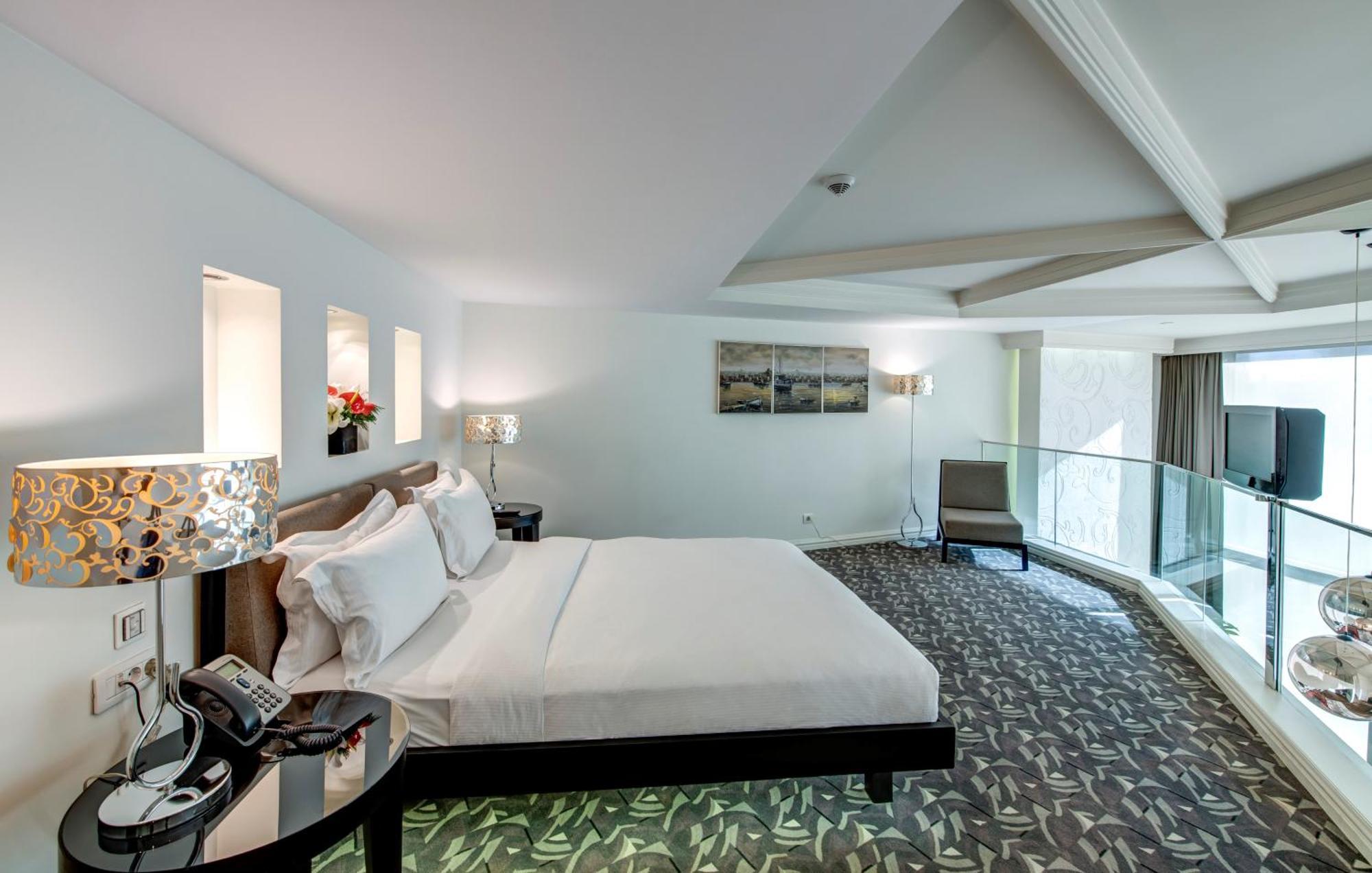 Duplex Grand Suite with City View,1674713729:JPEG