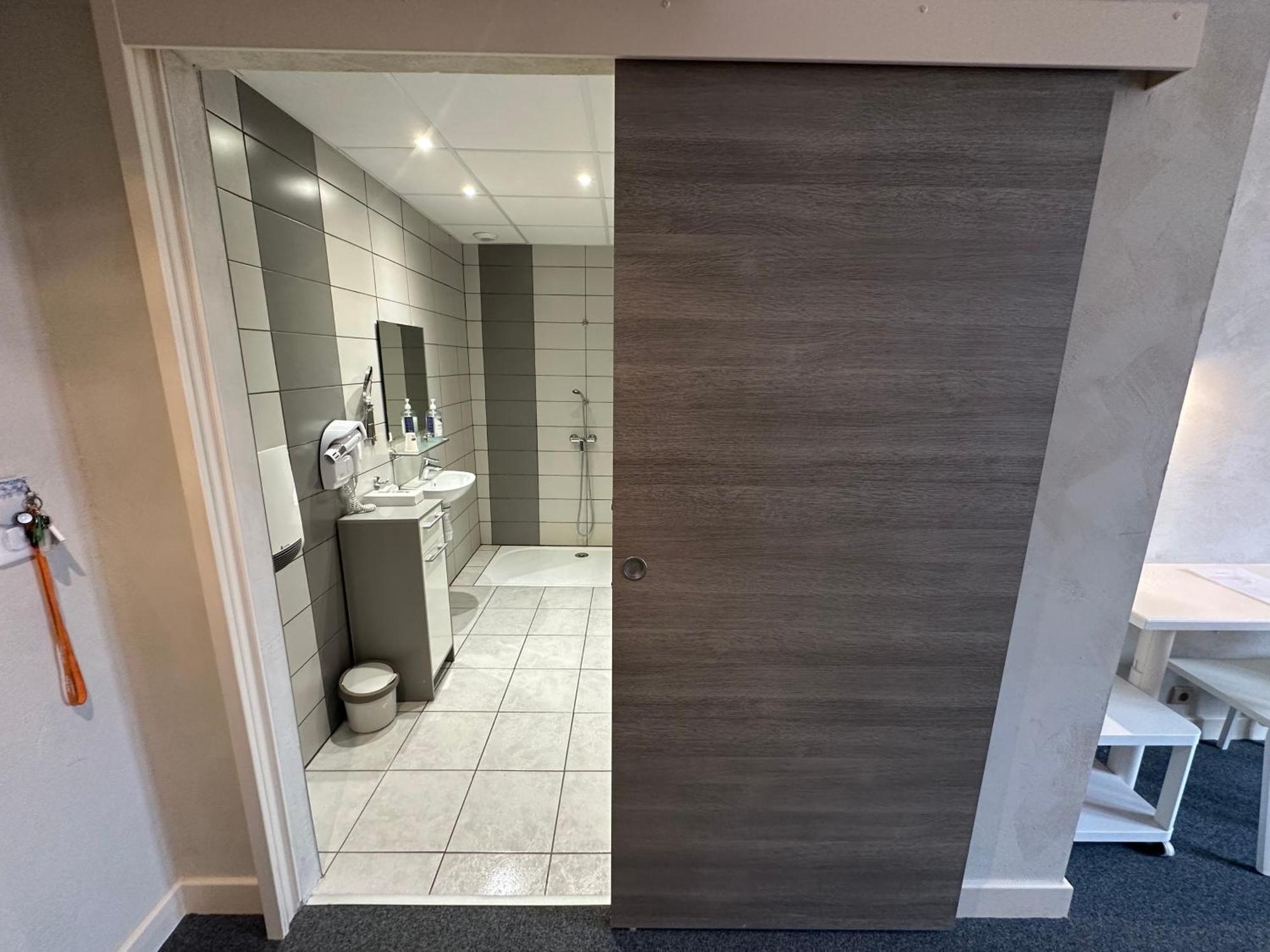 Chambre Double - Accessible aux Personnes à Mobilité Réduite
