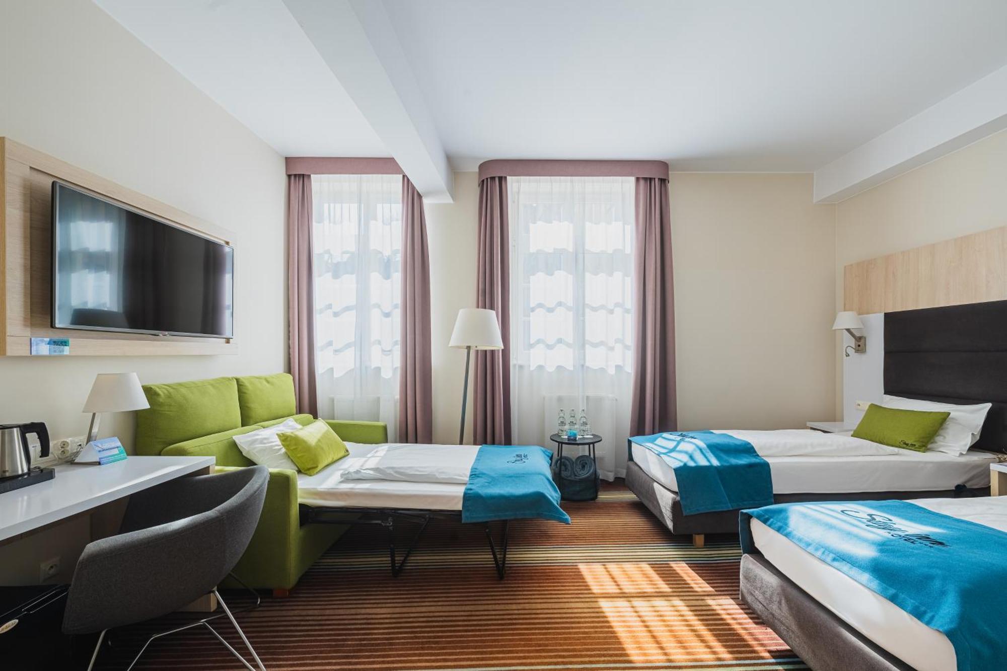 Triple Room