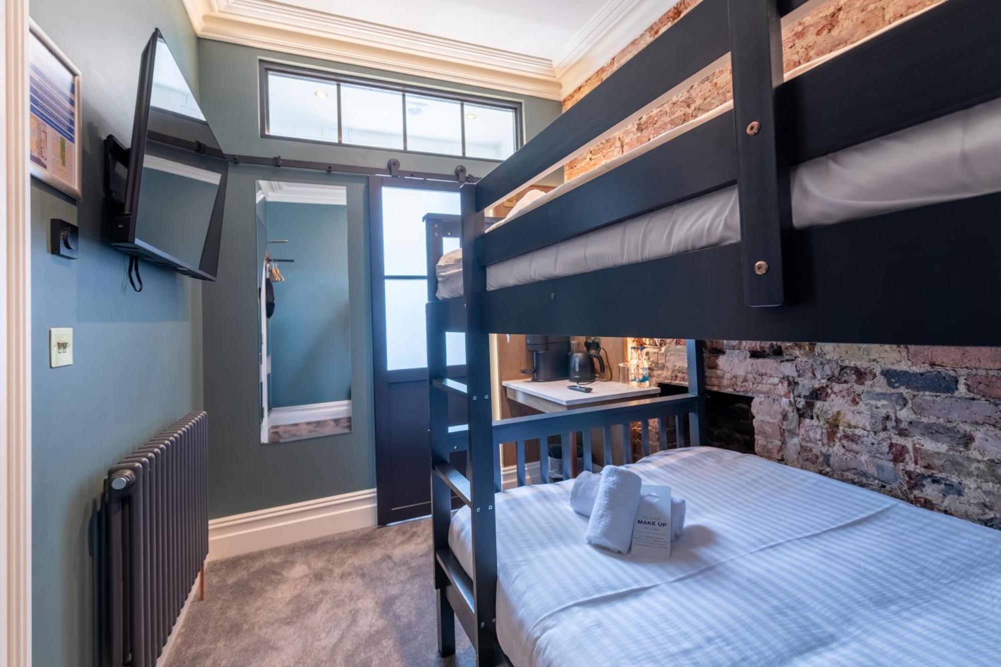 Cosy Twin Room Bunk Beds