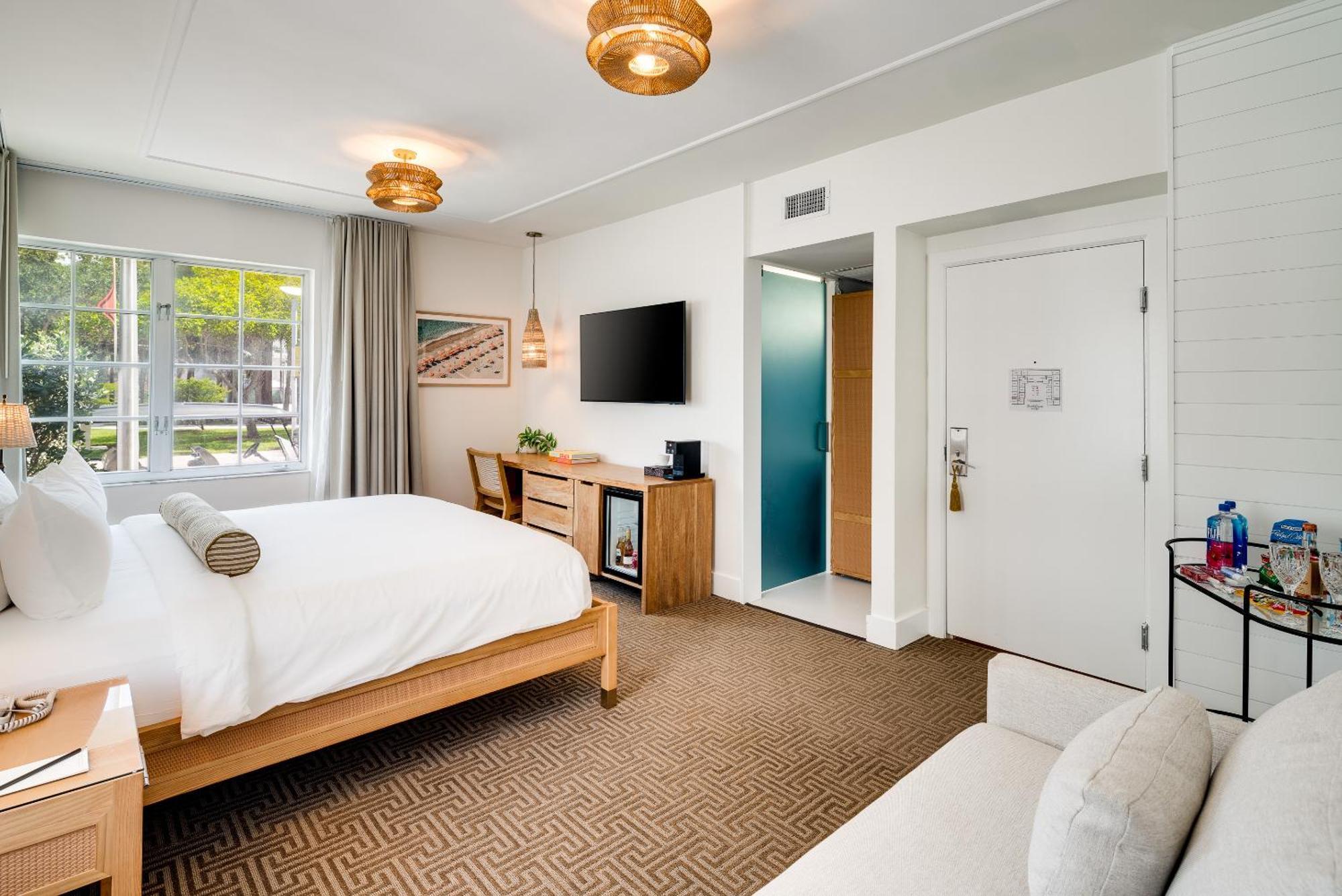 Junior Suite mit Kingsize-Bett und Parkblick