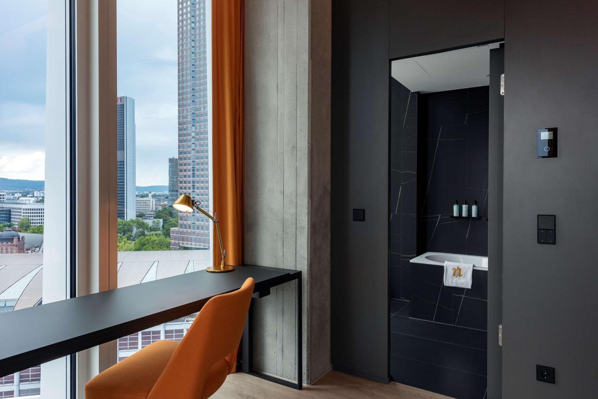 Junior Suite nhow + VIP-Lounge
