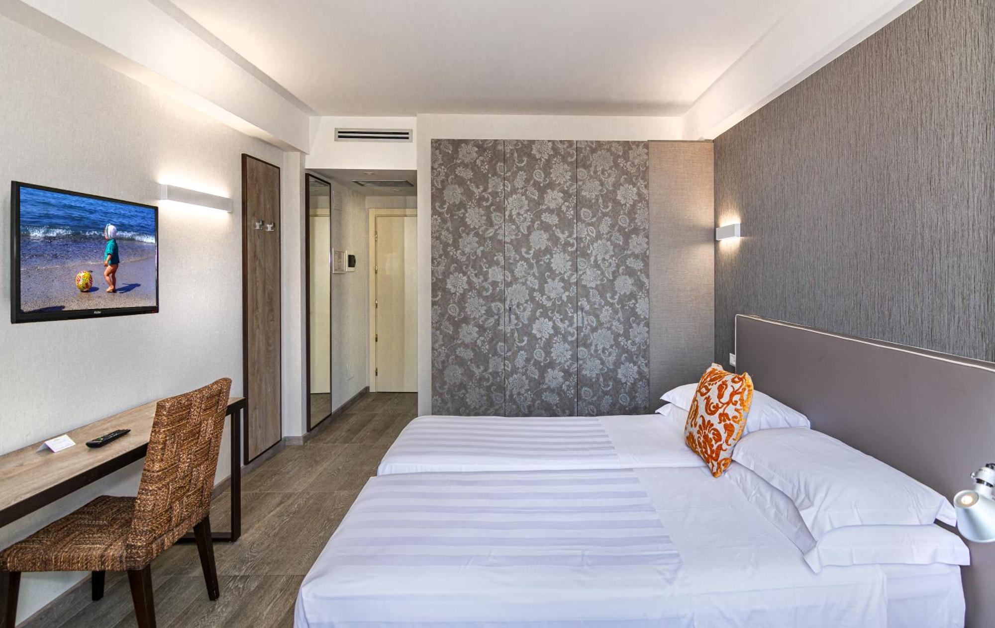 Double or Twin Room Balcony