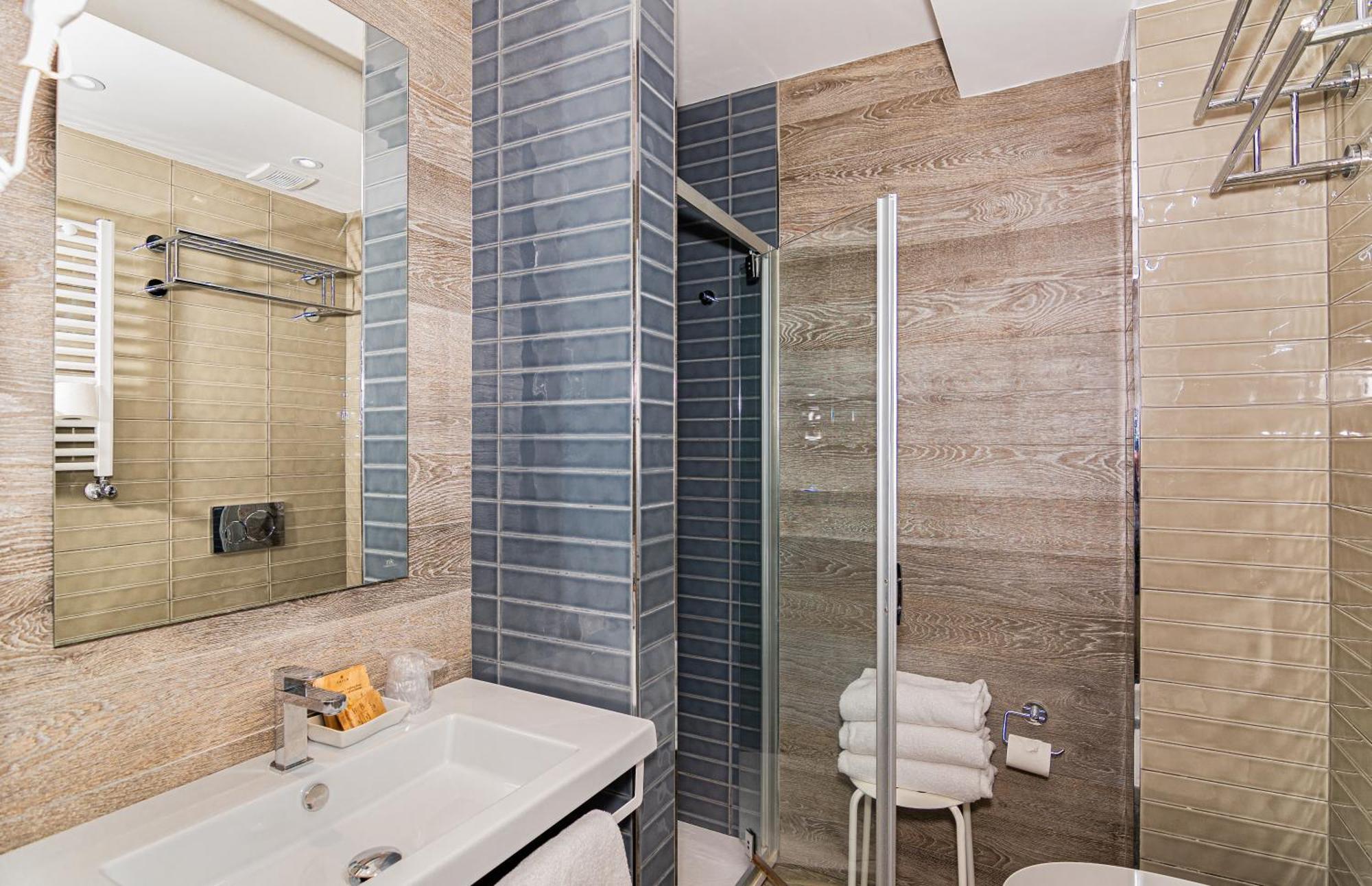Double or Twin Room Balcony