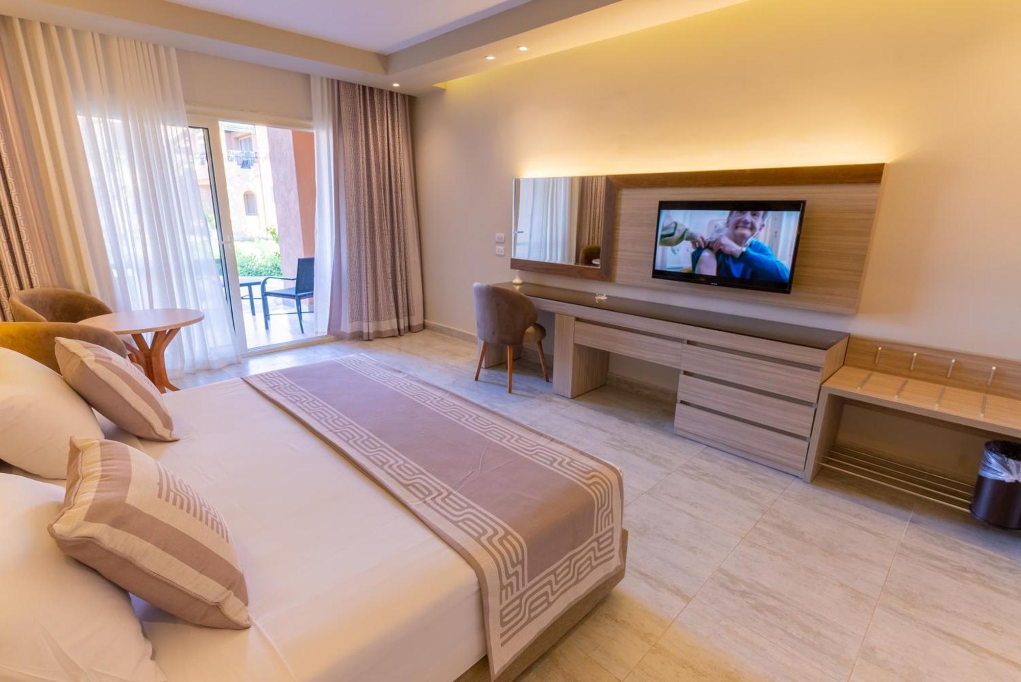 Deluxe Double or Twin Room Garden View