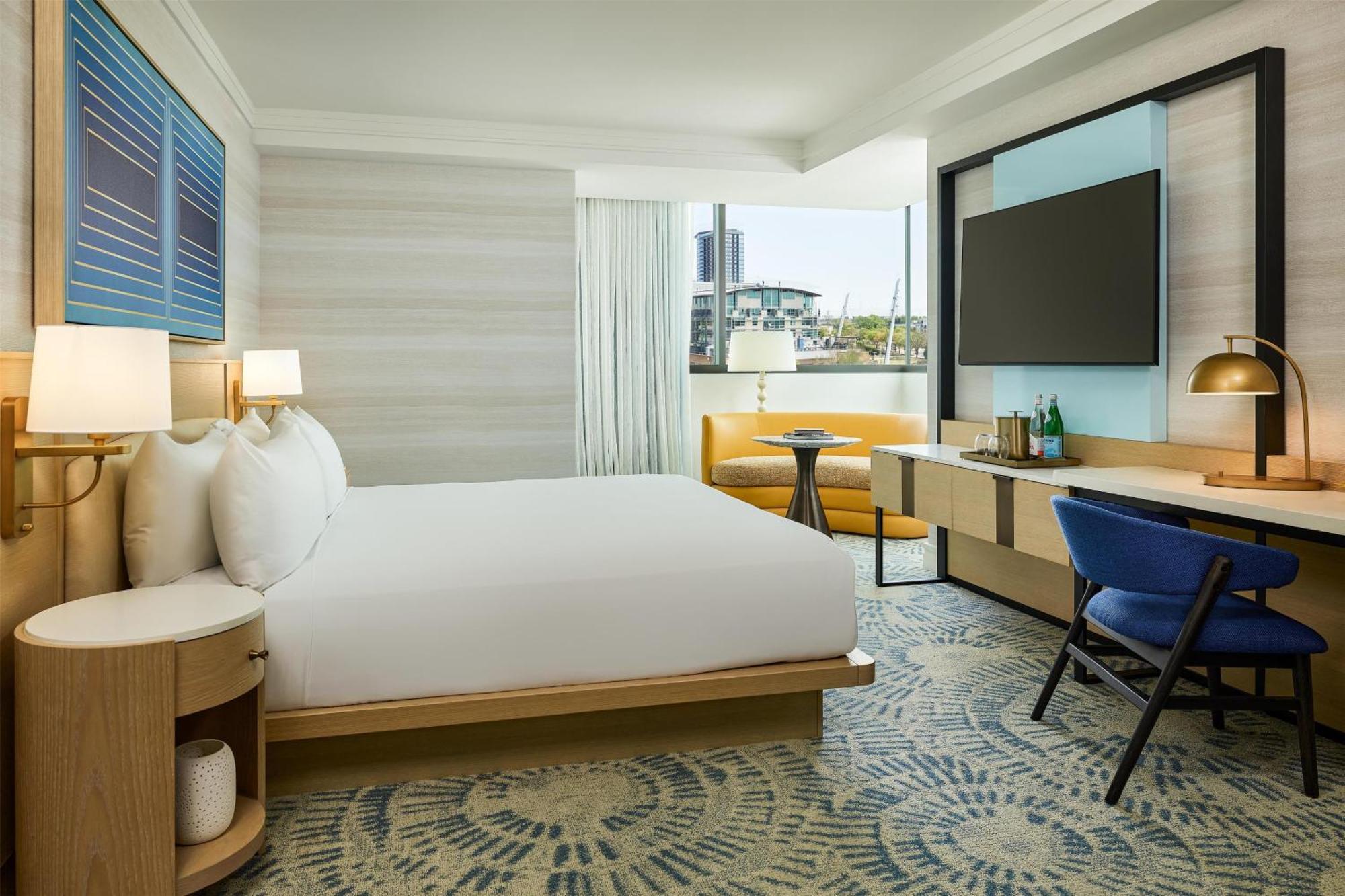 Luxury King Room Tub Mobility Hearing Accessible