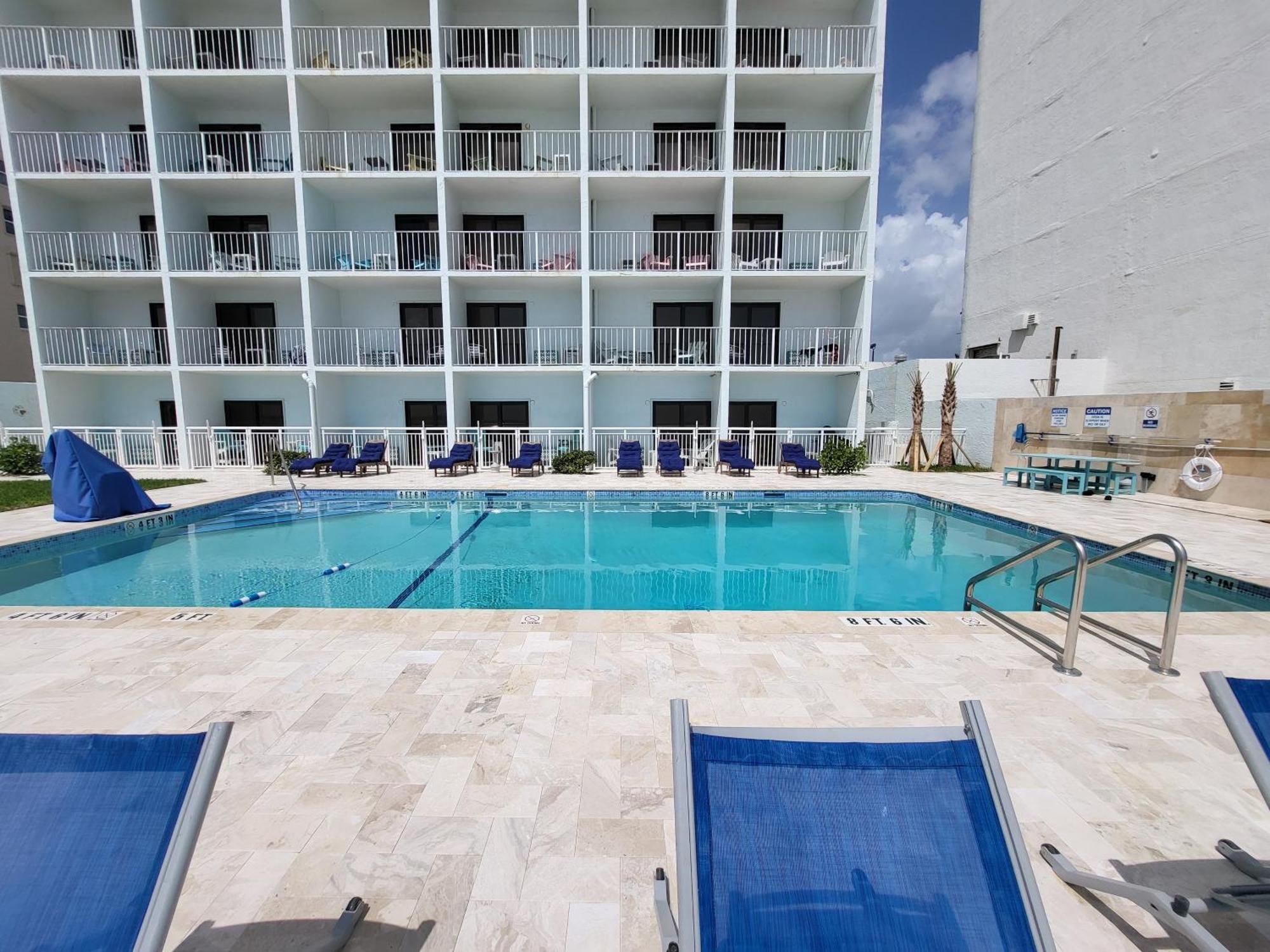 King Room Pool View,1675800188:JPEG