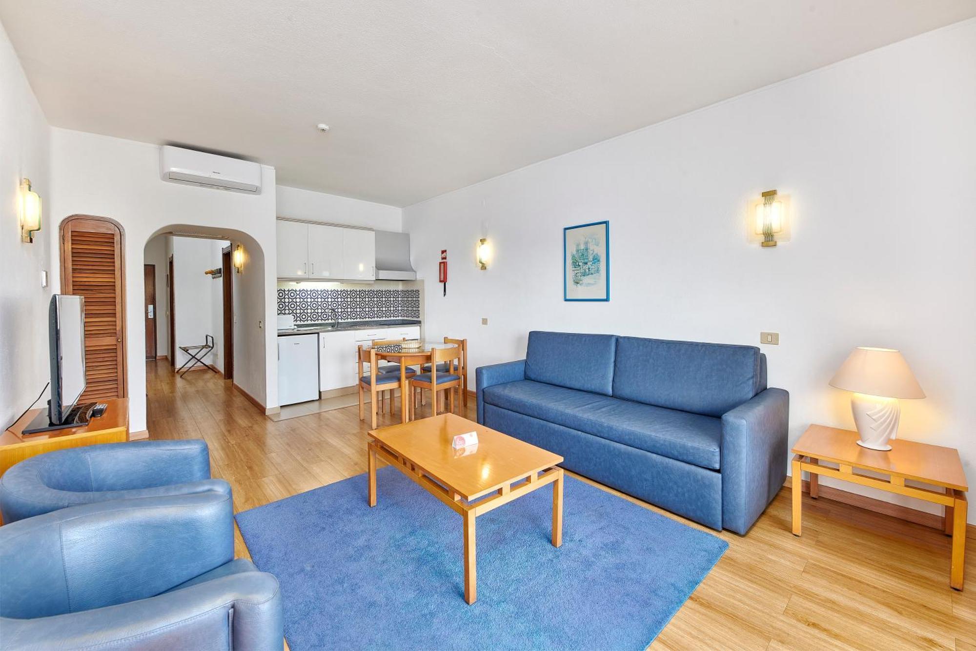 One-Bedroom Apartment Pool View