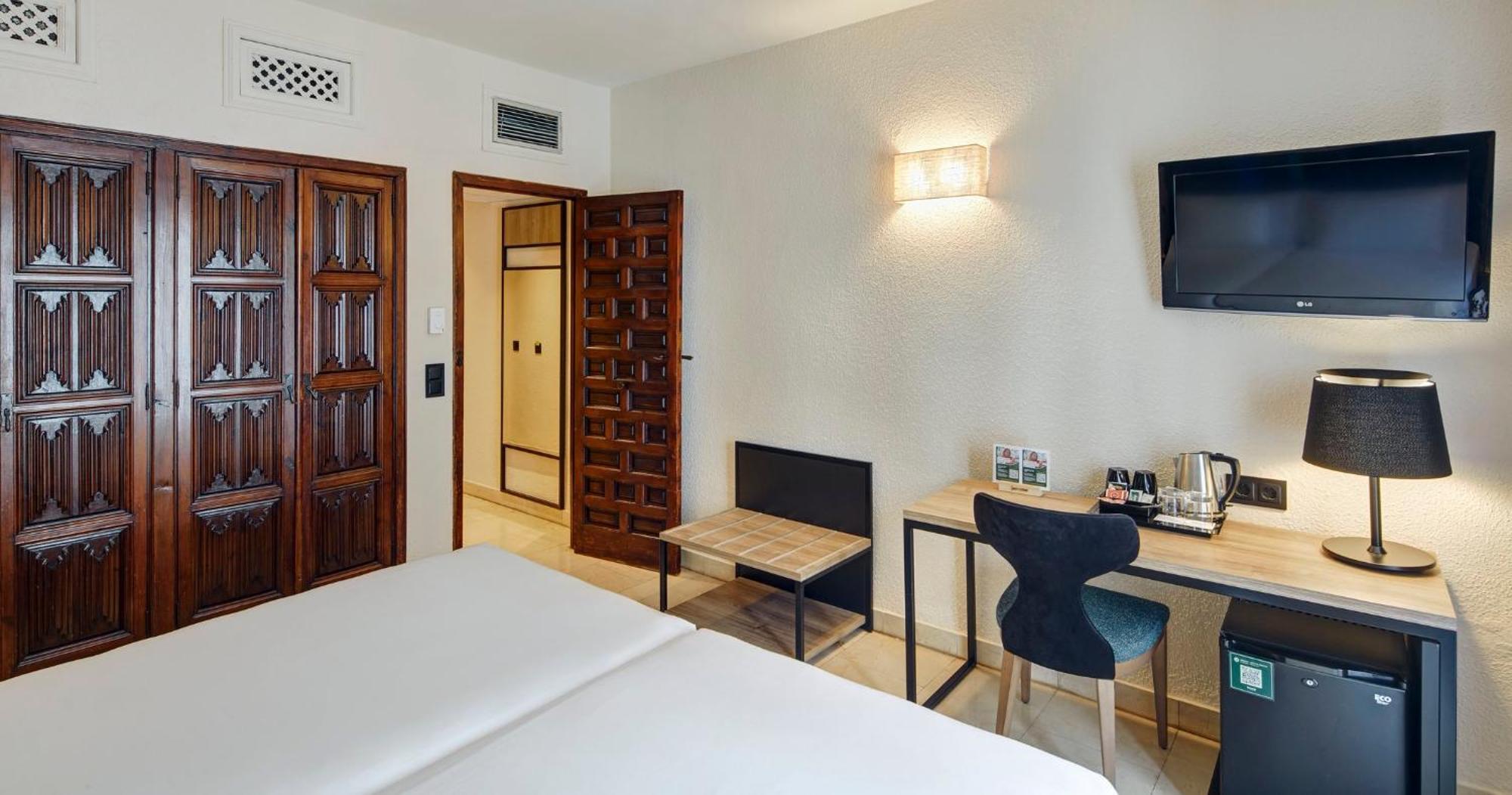 Twin Room,1688808155:JPEG