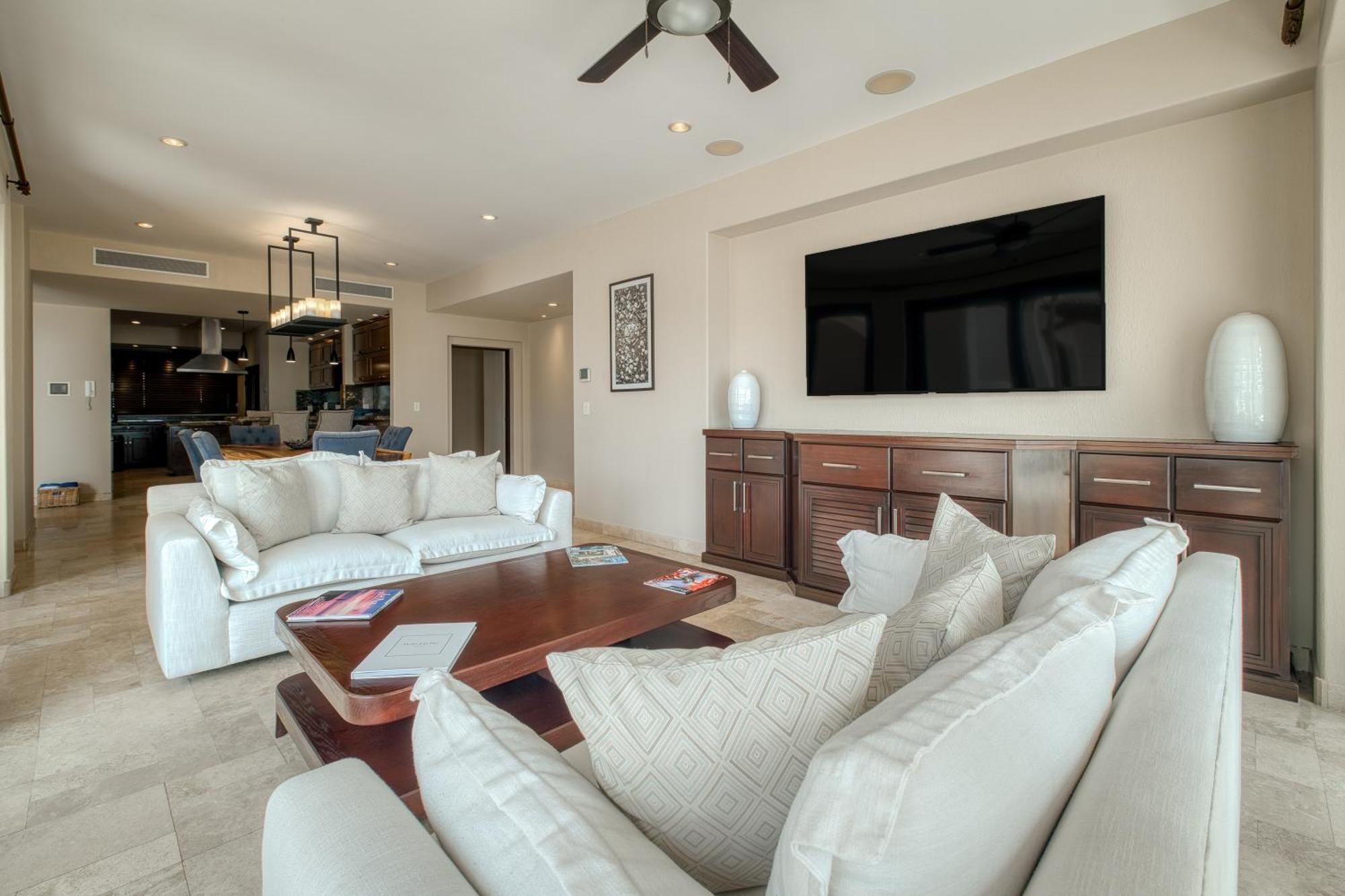 Three-Bedroom Apartment with Ocean View,1692093853:JPEG
