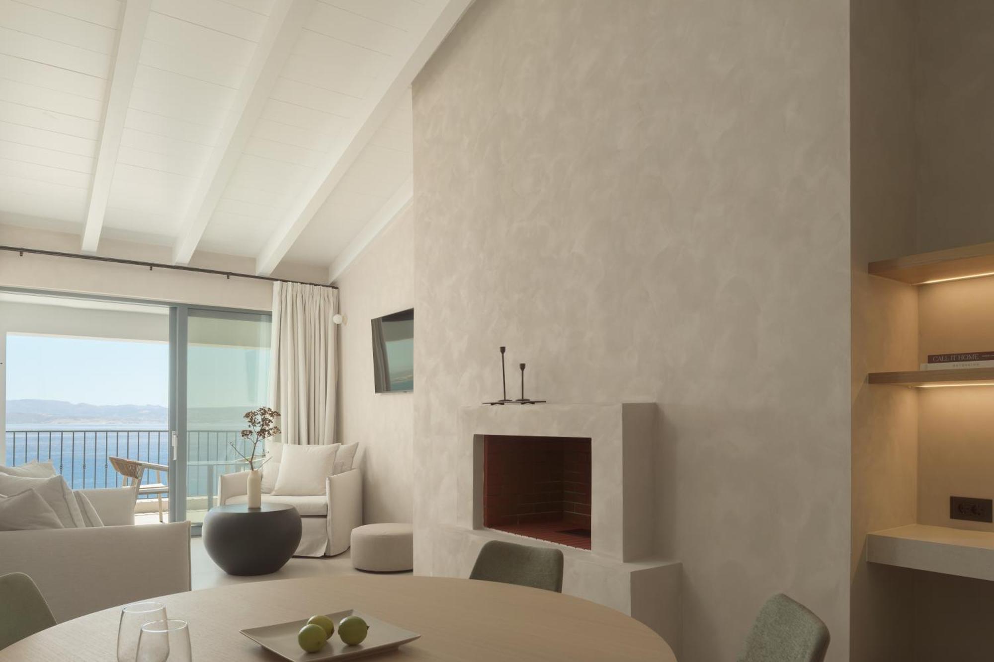 Two-Bedroom Suite Sea View