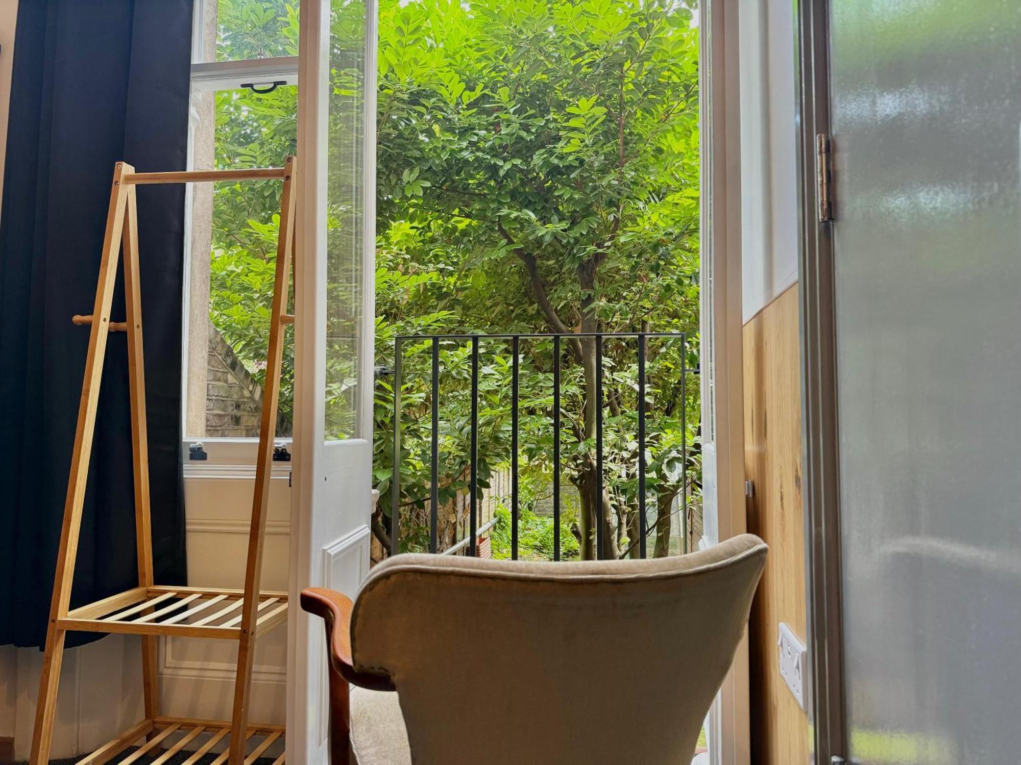 Superior Double Room Private Bathroom