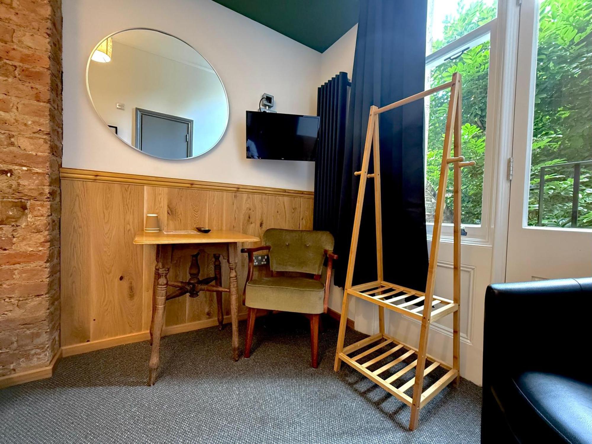 Superior Double Room Private Bathroom