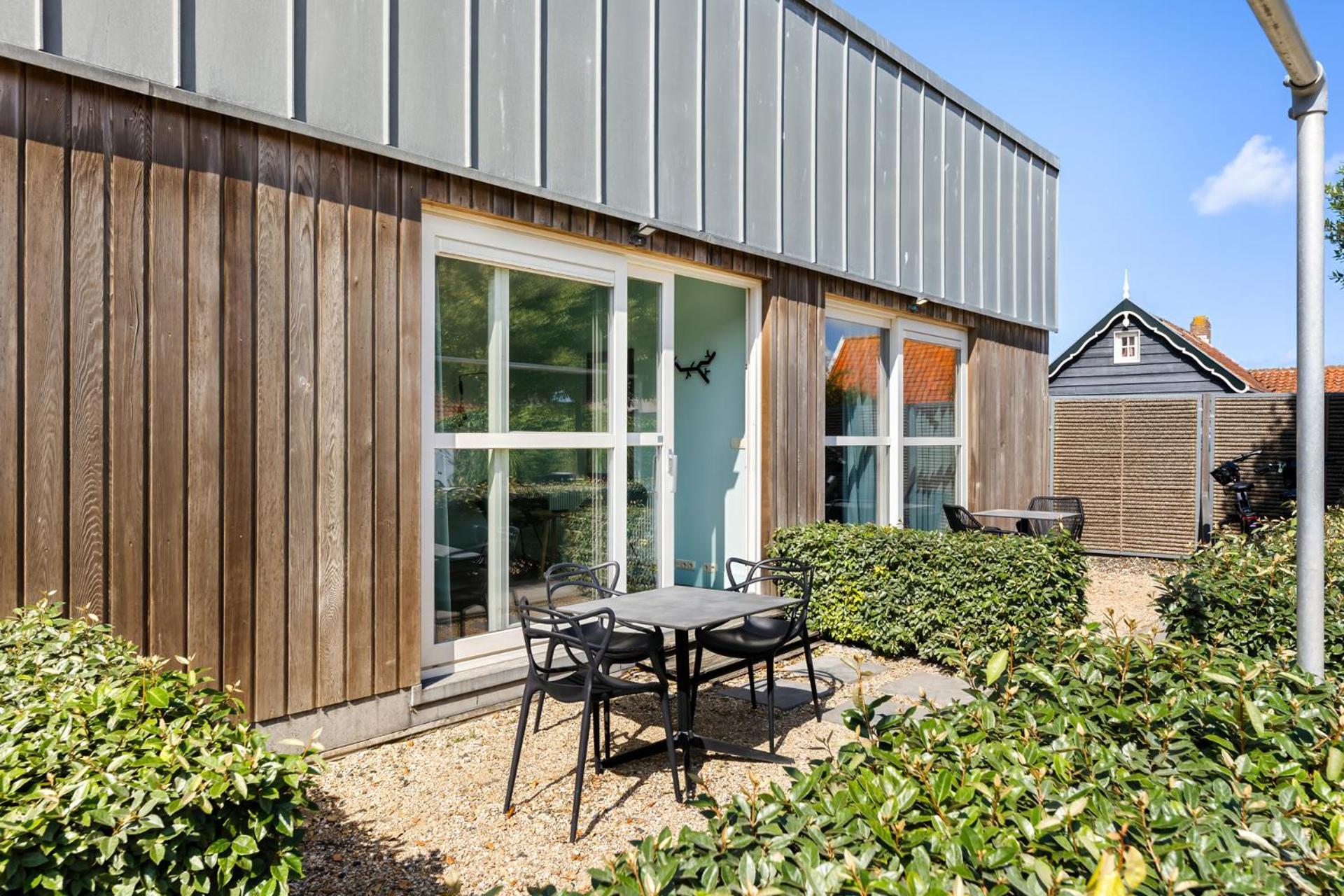 Garden room terrace