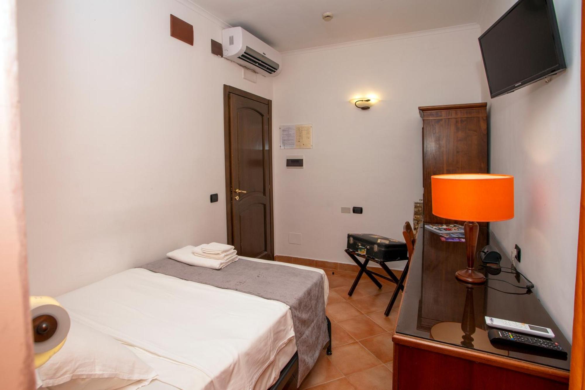Single Room,1697794189:JPEG