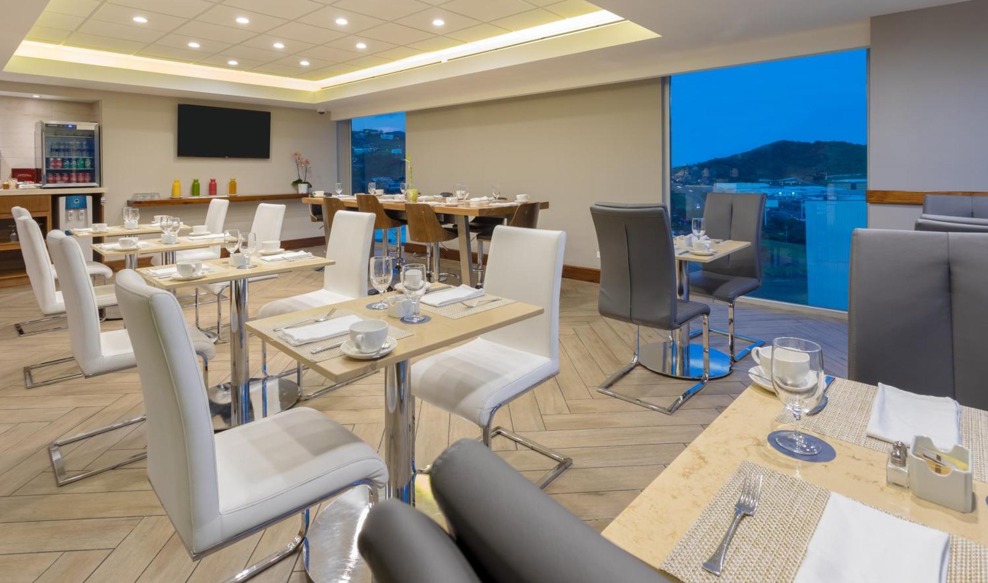 King Room Panoramic View Club Access or High Floor