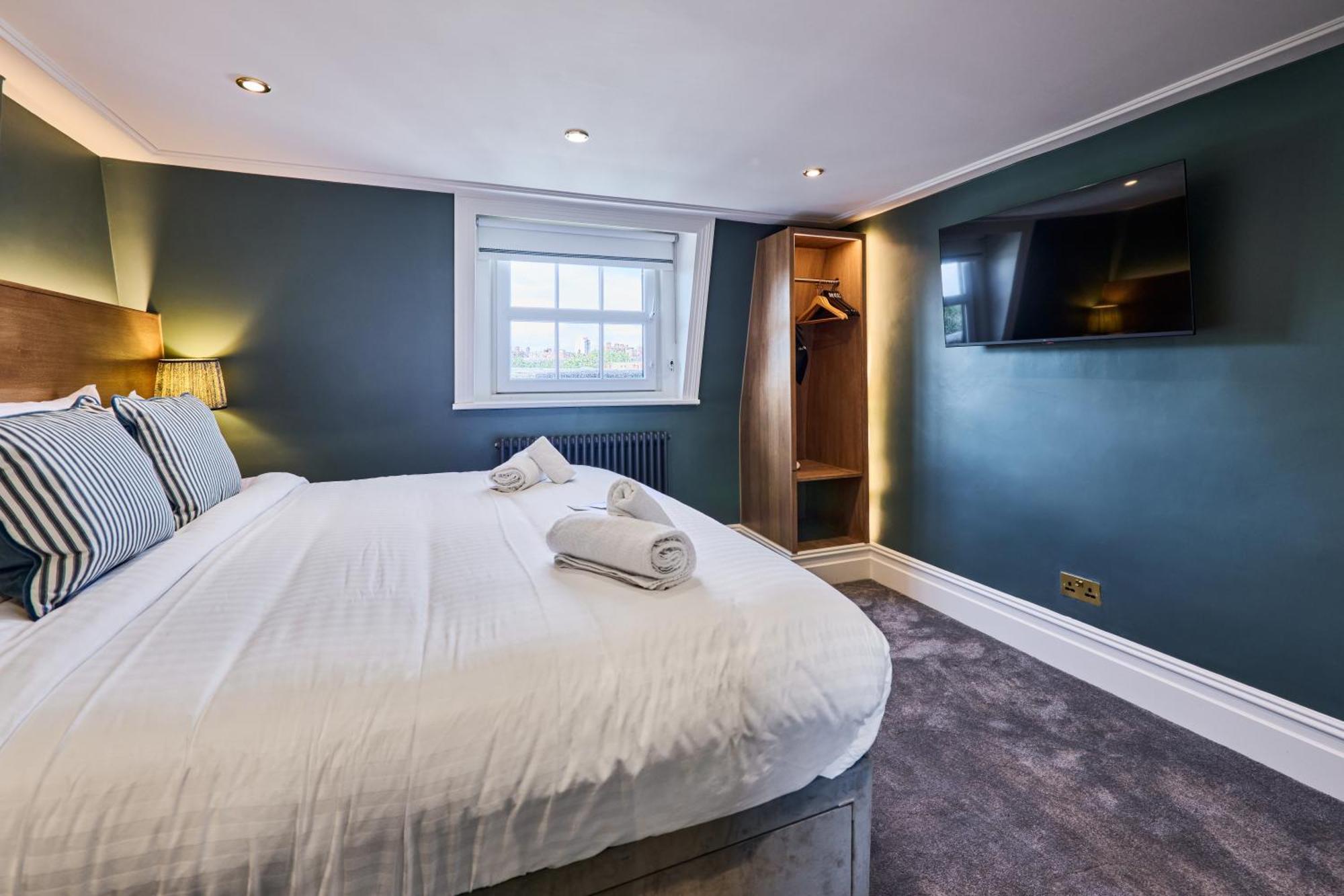 Double Room Private Bathroom