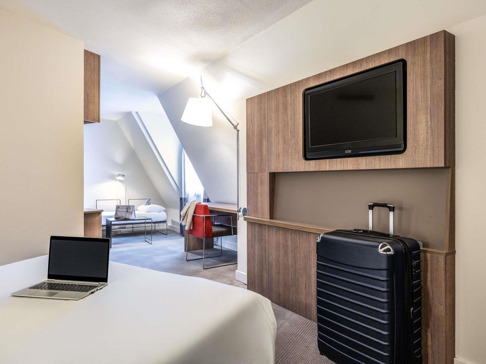 Camera Superior con Accesso Disabili, Letto Matrimoniale e 2 Divani-Letto